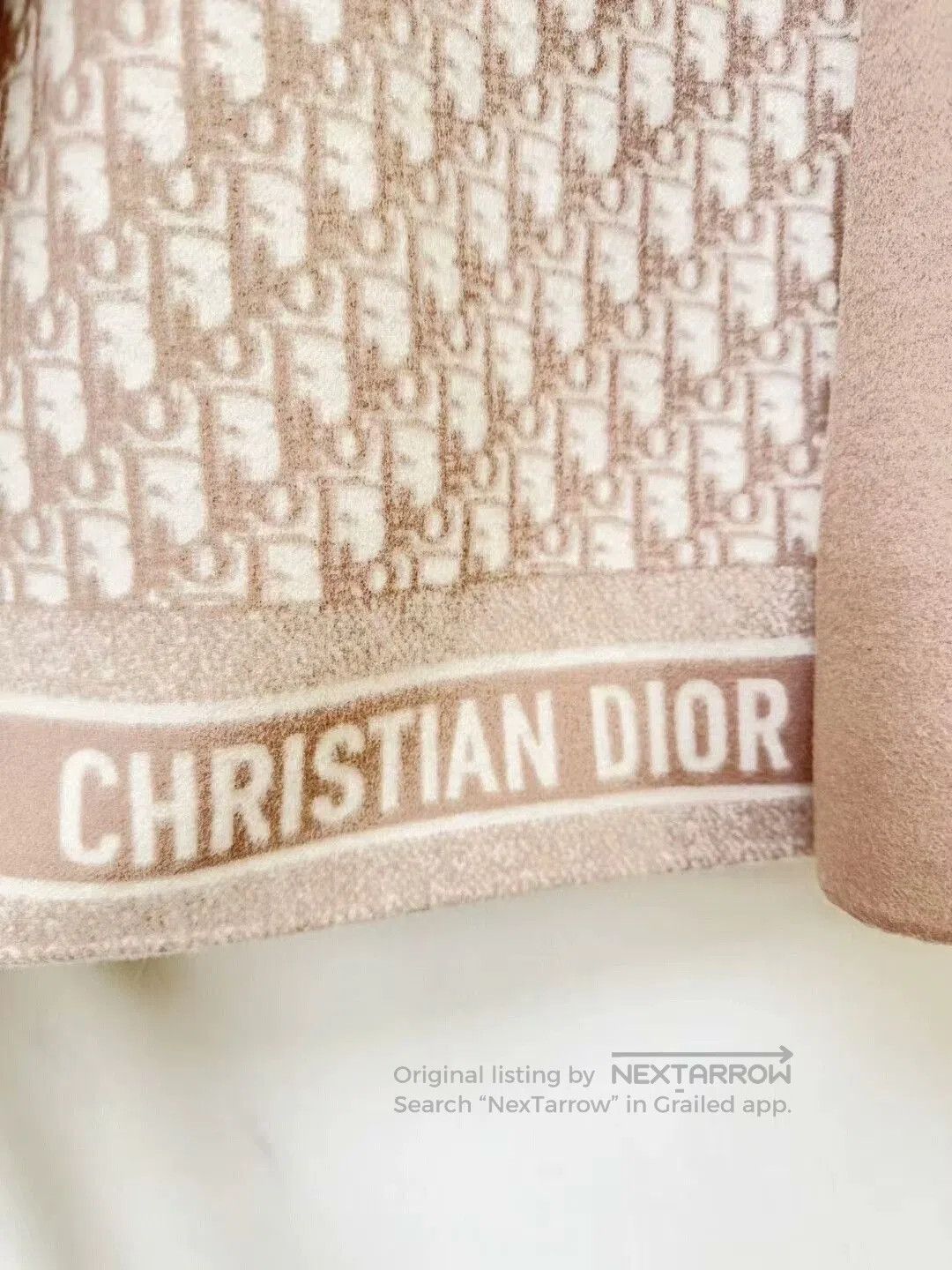 Dior Dior Cashmere Vest in Beige Color. Size US M / EU 48-50 / 2 - 3 Thumbnail
