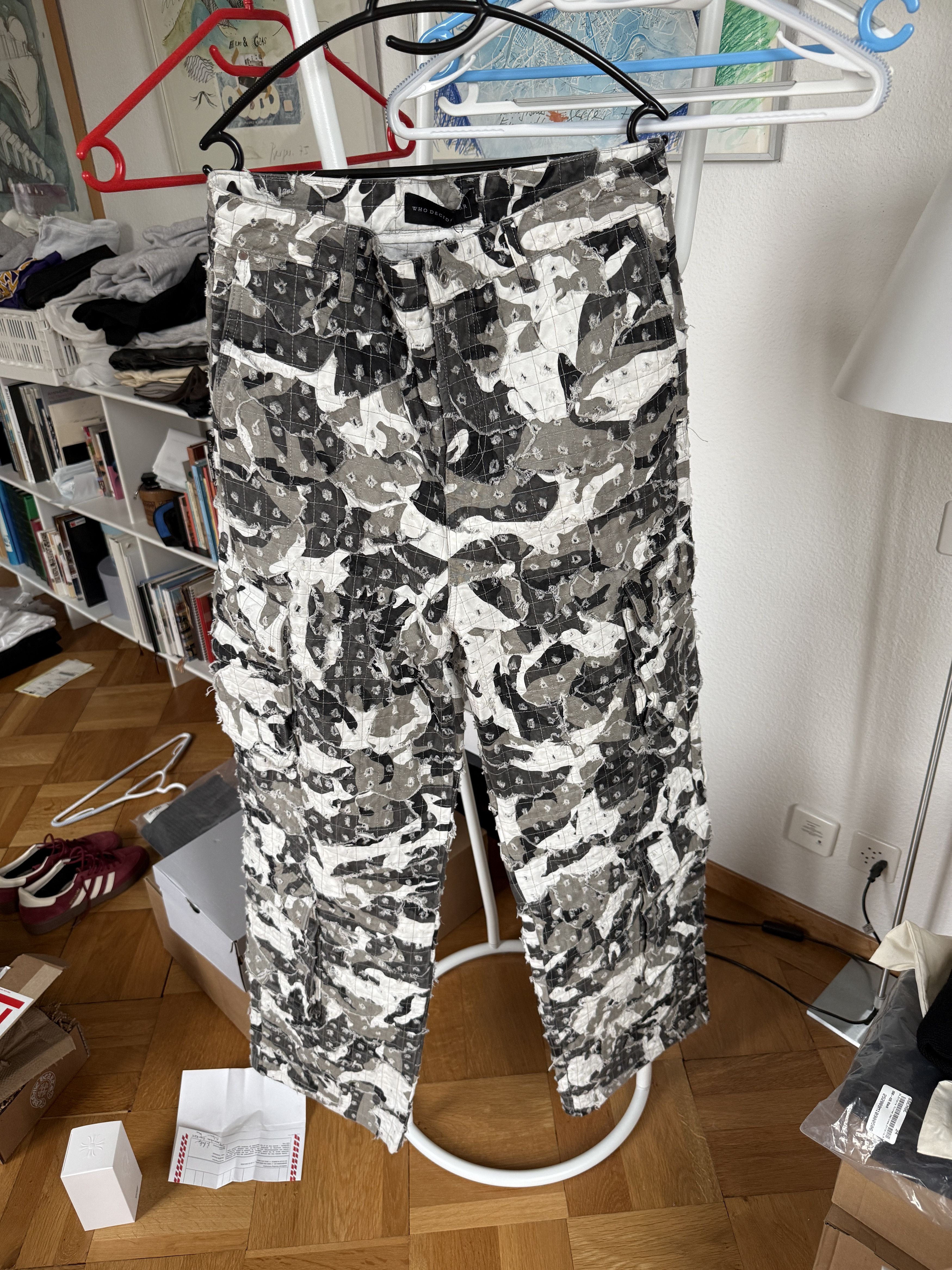 Who Decides War Camoflage Heavy Pants Size US 34 / EU 50 - 1 Thumbnail