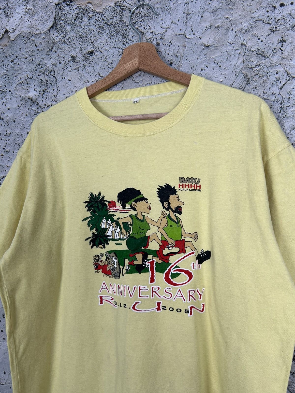 Vintage Vintage 90s Running Tee Kuala Lumpur Graphic Tee Archive Size US XL / EU 56 / 4 - 3 Thumbnail