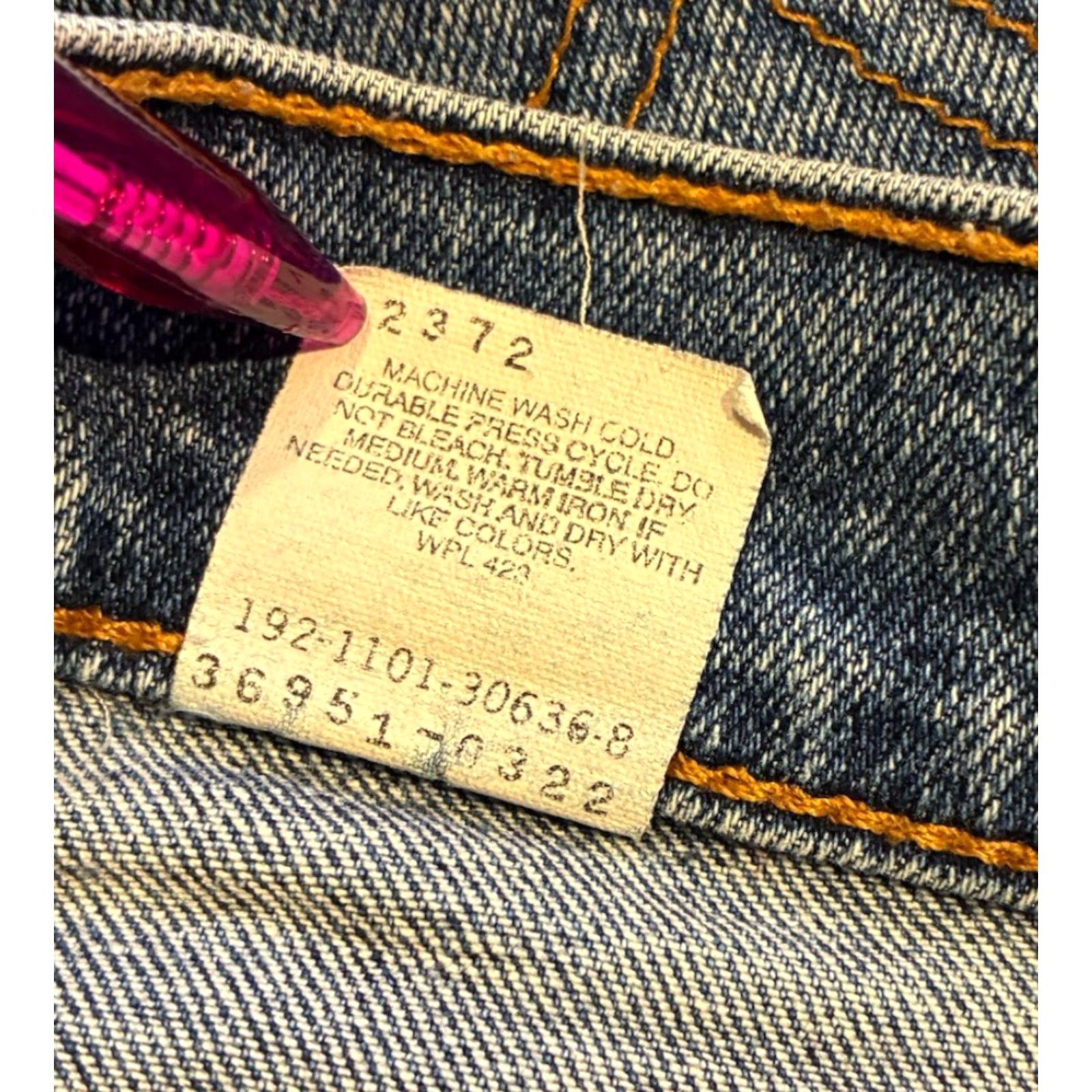 Levi's VINTAGE Levi's Bermuda Shorts Womens 6 High Rise 951 Denim Light Wash 90s Relaxed 27in Waist Blues Size 27" / US 4 / IT 40 - 5 Thumbnail