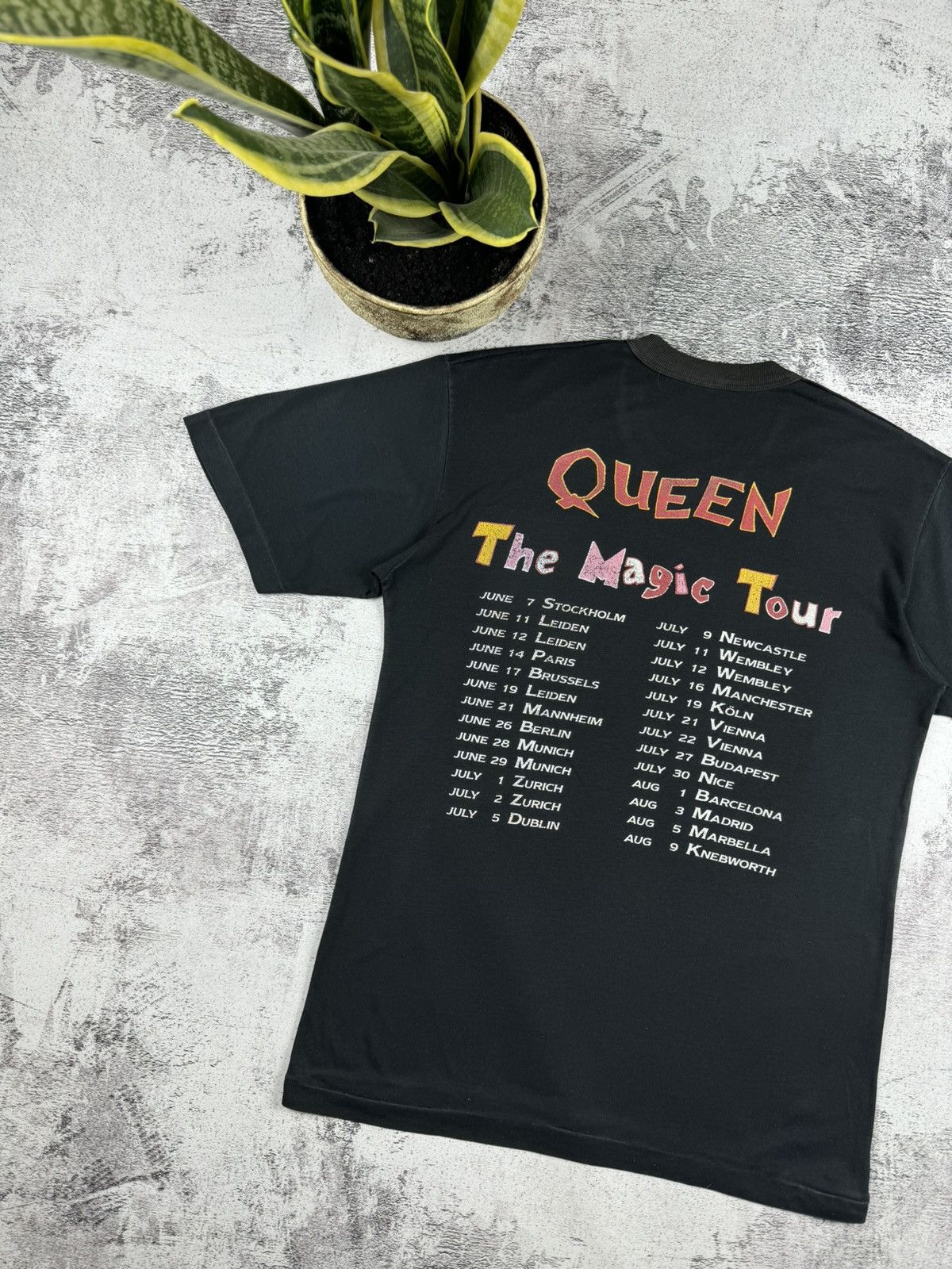 Band Tees Vintage 1986 Queen A Kind of Magic Tour 80S Music T Shirt Size US S / EU 44-46 / 1 - 13 Thumbnail
