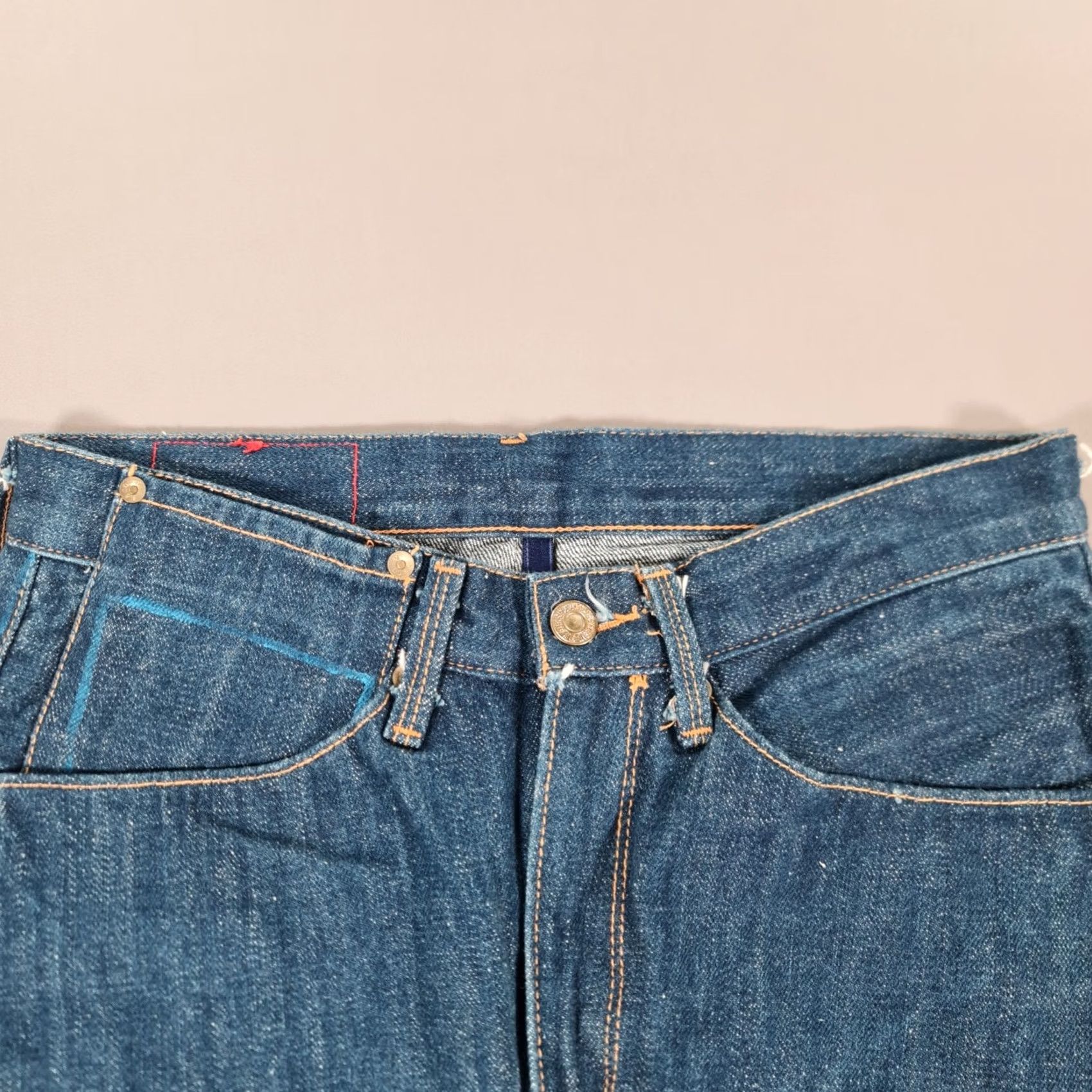 Levi's VINTAGE Levi's Engineered Shorts Denim Blue Bermuda 5-Pocket W30 Mens Distressed Leather? (adjust for accuracy) Size US 30 / EU 46 - 2 Thumbnail