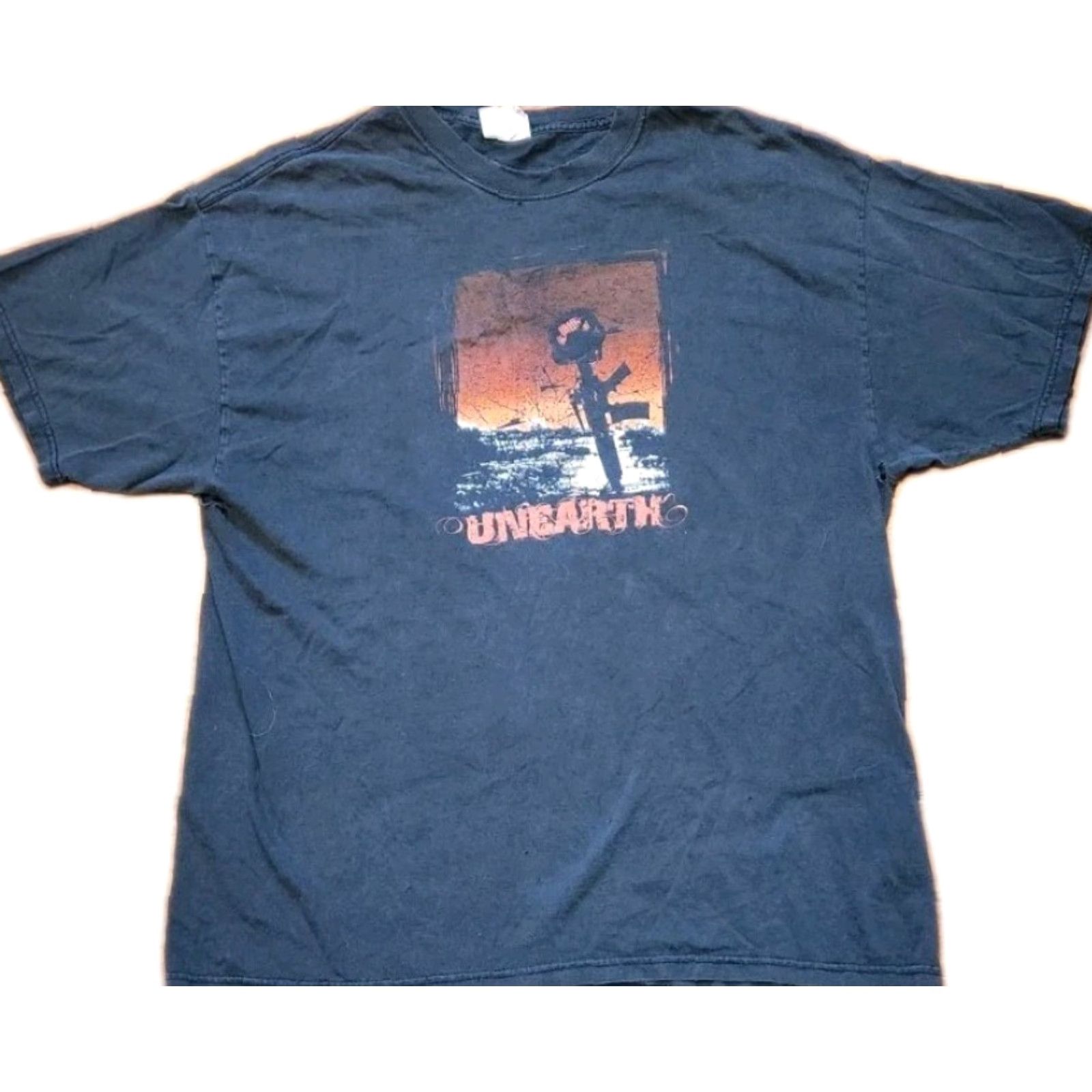 Hanes VINTAGE Hanes Unearth T Shirt Mens XL Rock Band Tee Gun Helmet War Black 2000s Band Grunge Retro Shirt Mens XL Black Hanes Size US XL / EU 56 / 4 - 2 Thumbnail