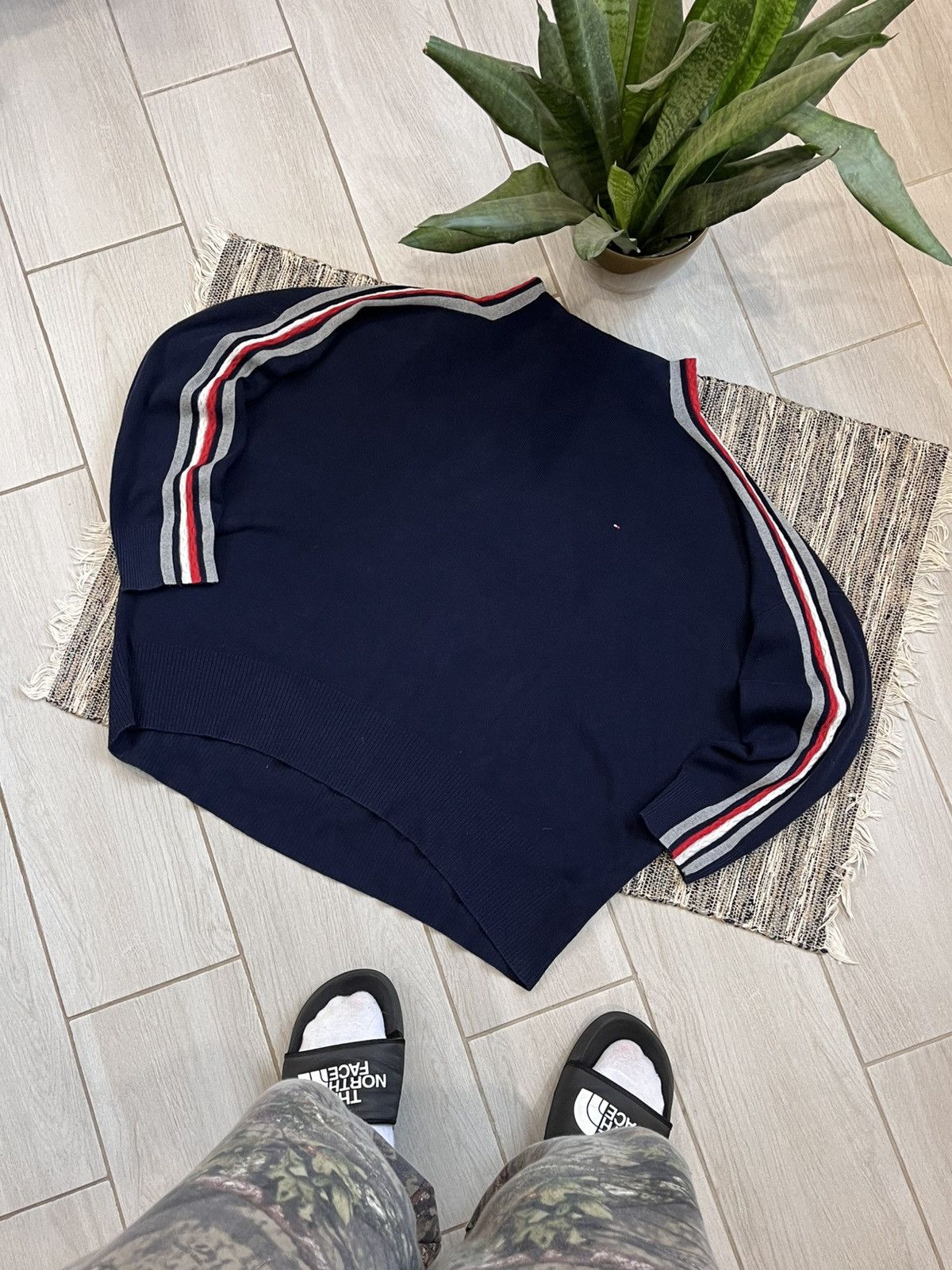 Tommy Hilfiger Vintage Tommy Hilfiger Sweater Oversize navy minimalistic Size US XL / EU 56 / 4 - 1 Thumbnail