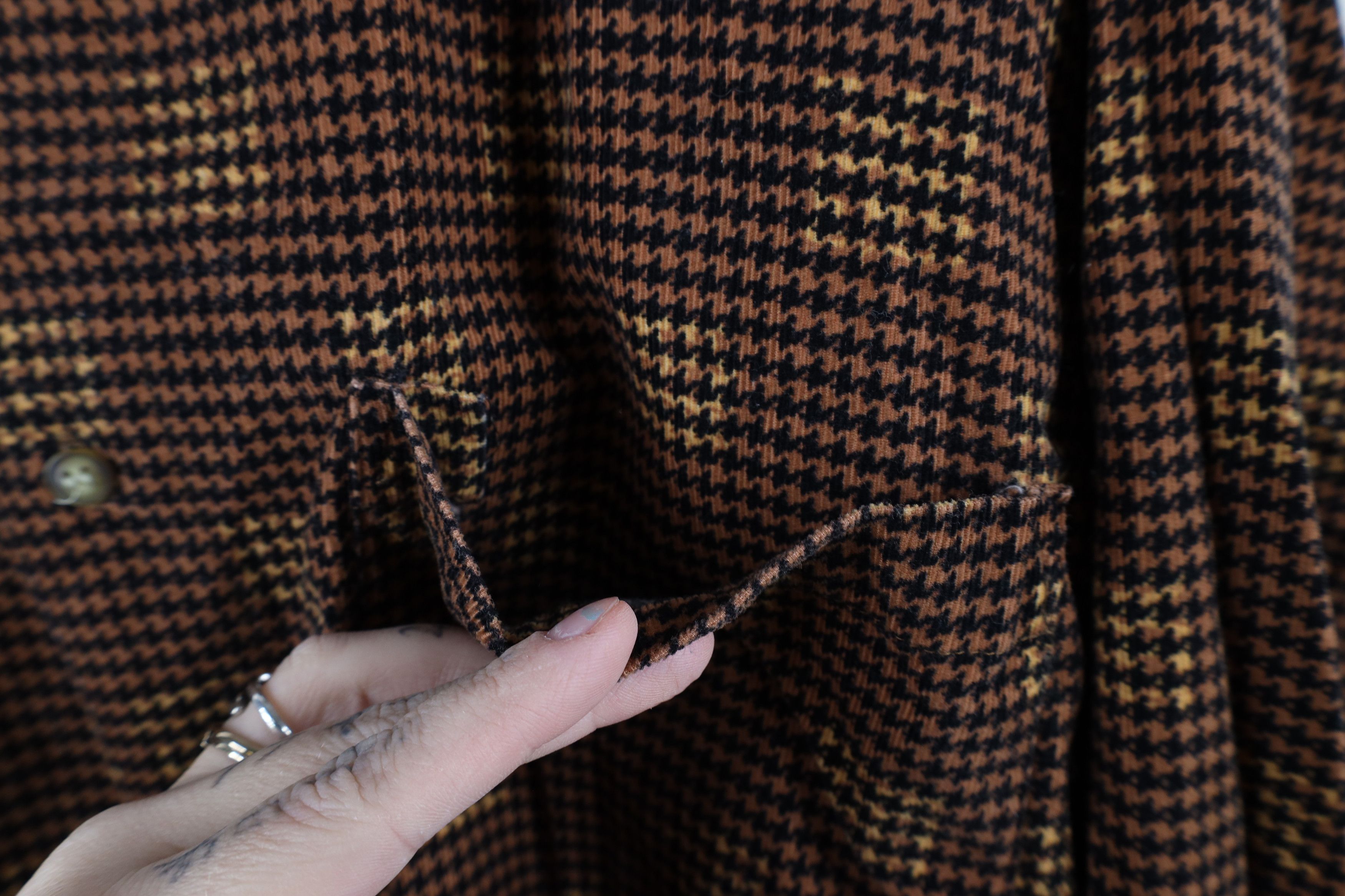 Vintage Vintage 90s Streetwear Checkered Corduroy Button Shirt Size US M / EU 48-50 / 2 - 4 Thumbnail