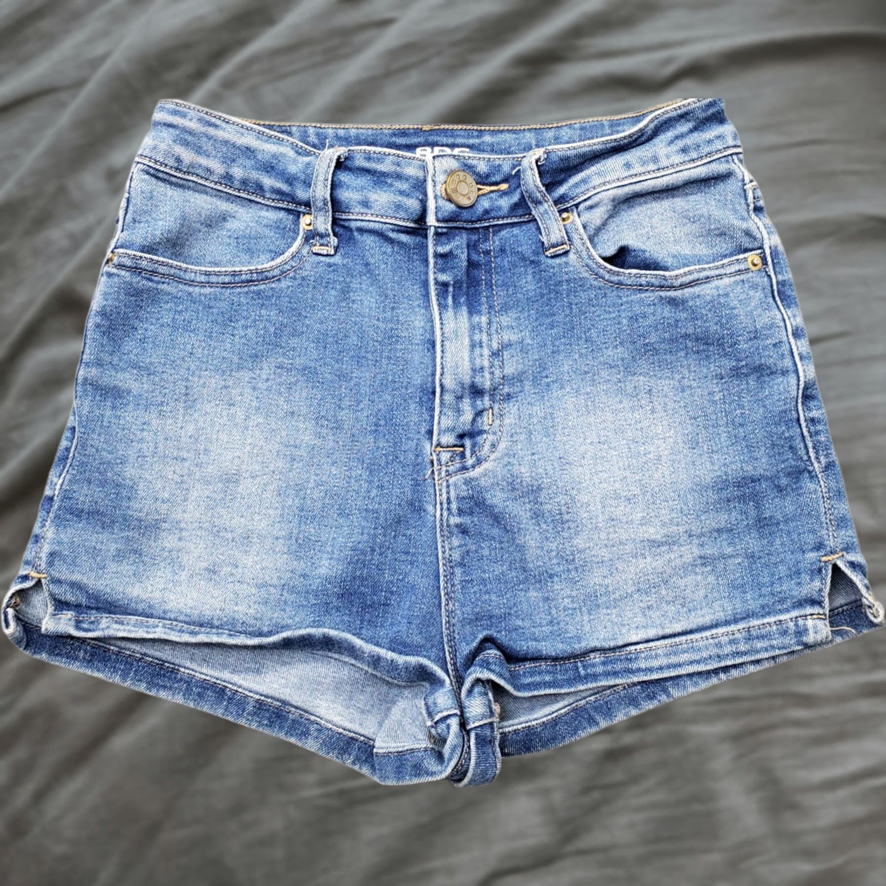 Bdg BDG Womens Jeans Shorts Blue Denim Stretch High-Waisted Bermuda 25 Summer Casual Womens Size 42" / US 20 - 1 Thumbnail