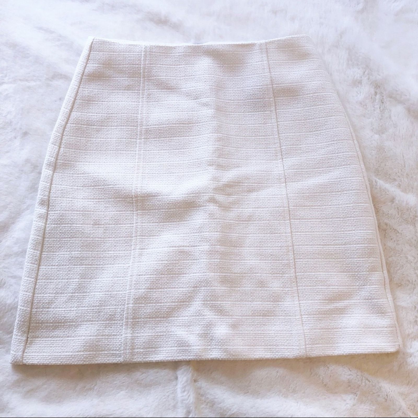 Loft LOFT White Mini Pencil Zip Skirt Size 27" / US 4 / IT 40 - 1 Thumbnail