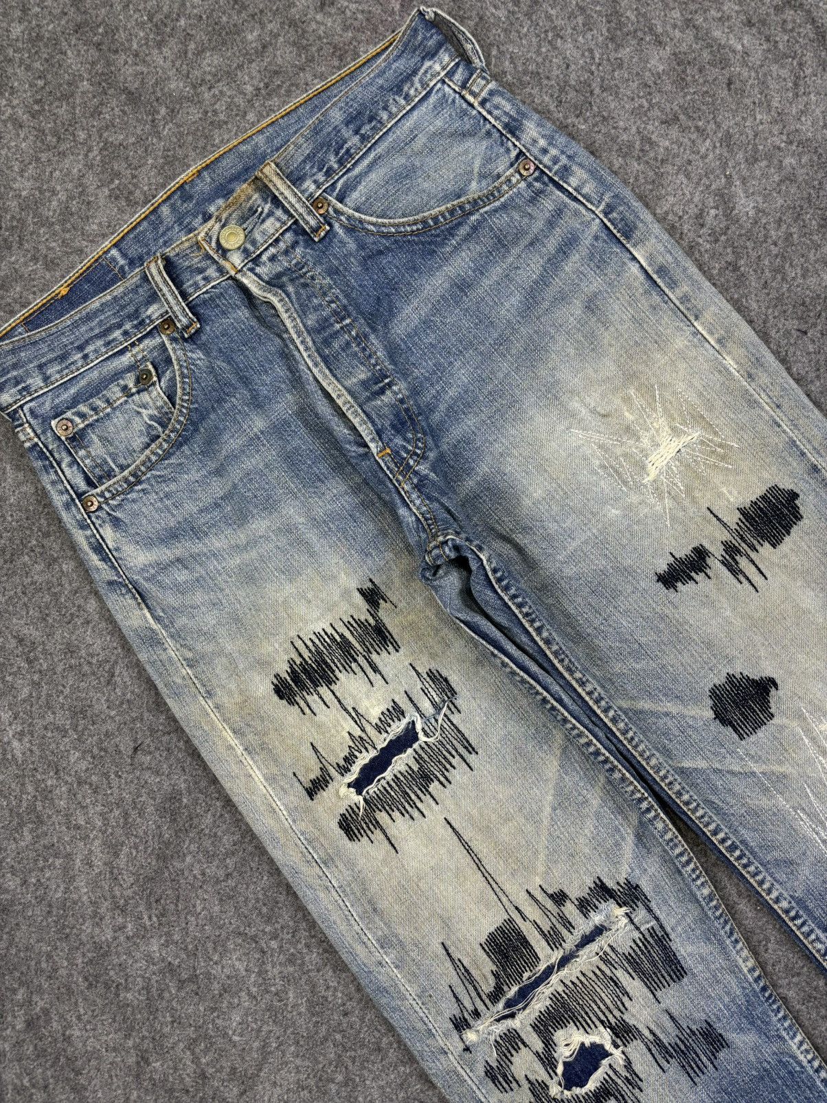 Levi's 💥Thrashed💥Vintage Levis 501 Crazy Rework Denim F823 Size US 28 / EU 44 - 7 Thumbnail
