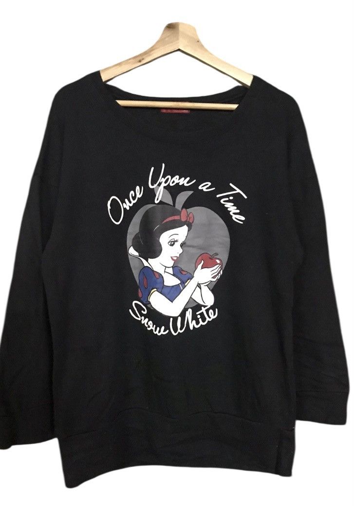 Snow White Sweatshirt Crewneck Pullover