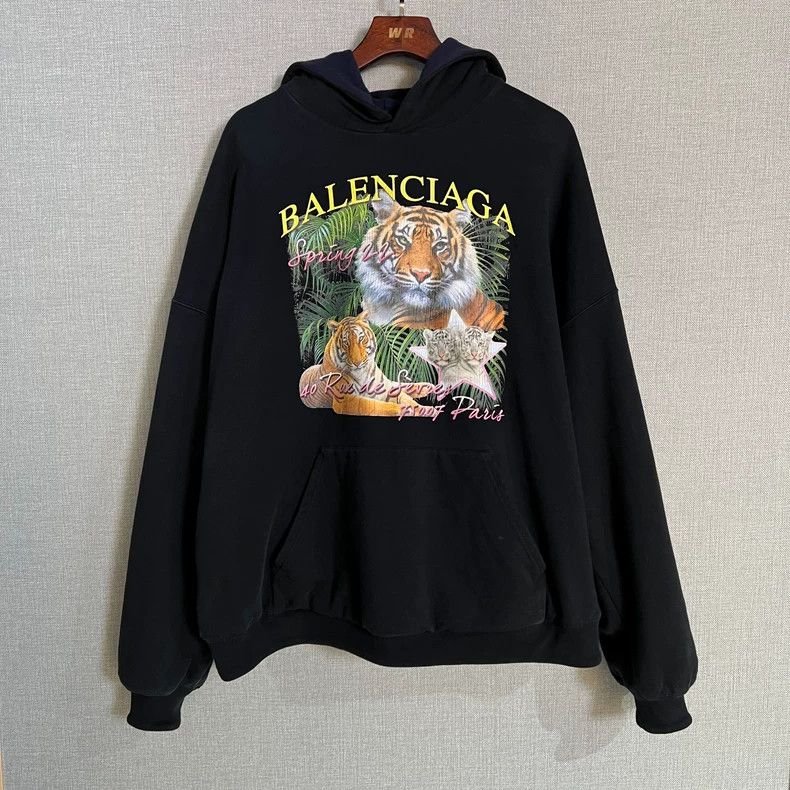 Balenciaga Balenciaga Black/ Navy reversible FBI tiger year print hoo Size US L / EU 52-54 / 3 - 3 Thumbnail