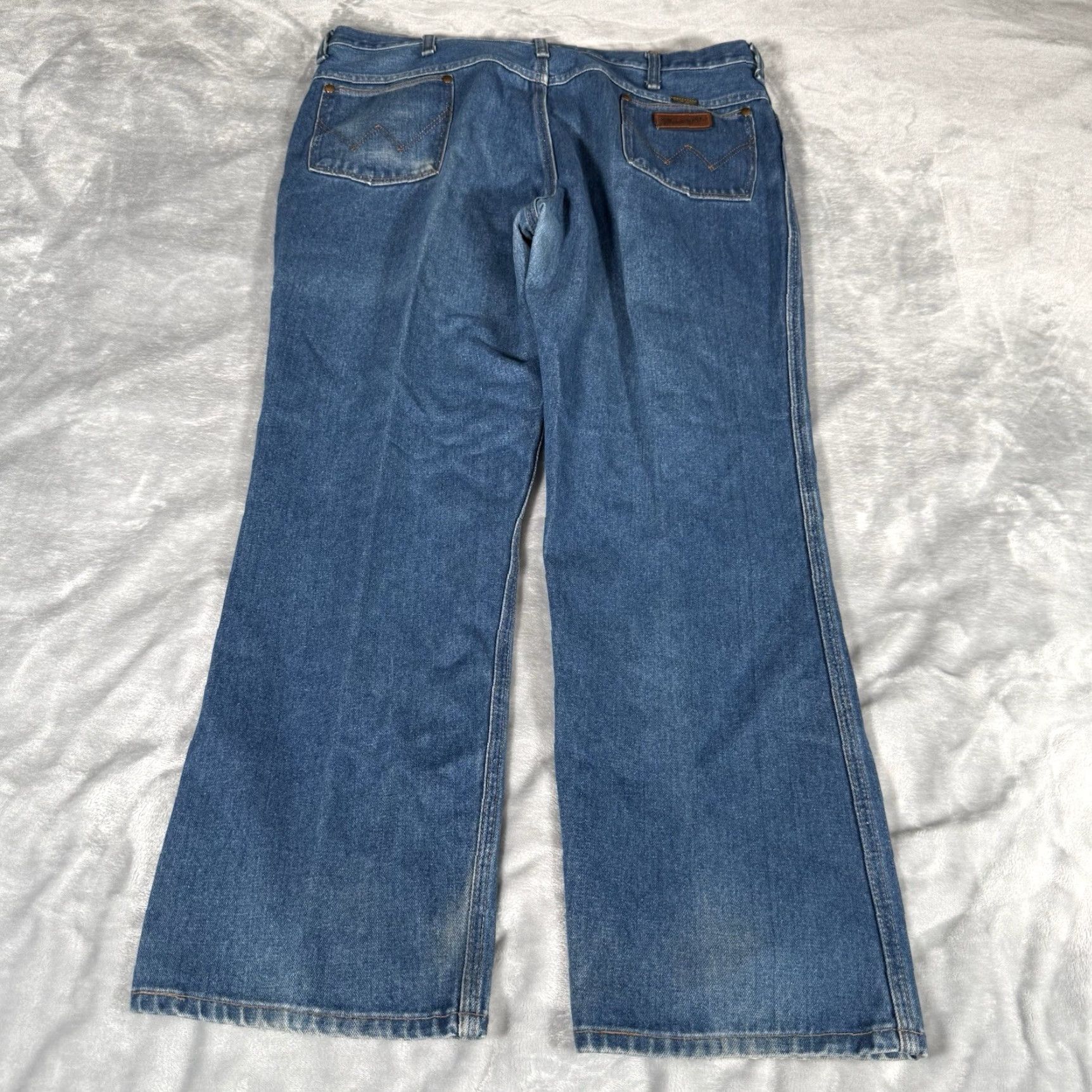 Wrangler VINTAGE Wrangler Jeans Straight Fit Mens 38 Regular Blue Denim 5-Pocket USA 90s Leather Patch Logo Zipper Button Waist 38 Inseam 29 Size US 38 / EU 54 - 5 Thumbnail