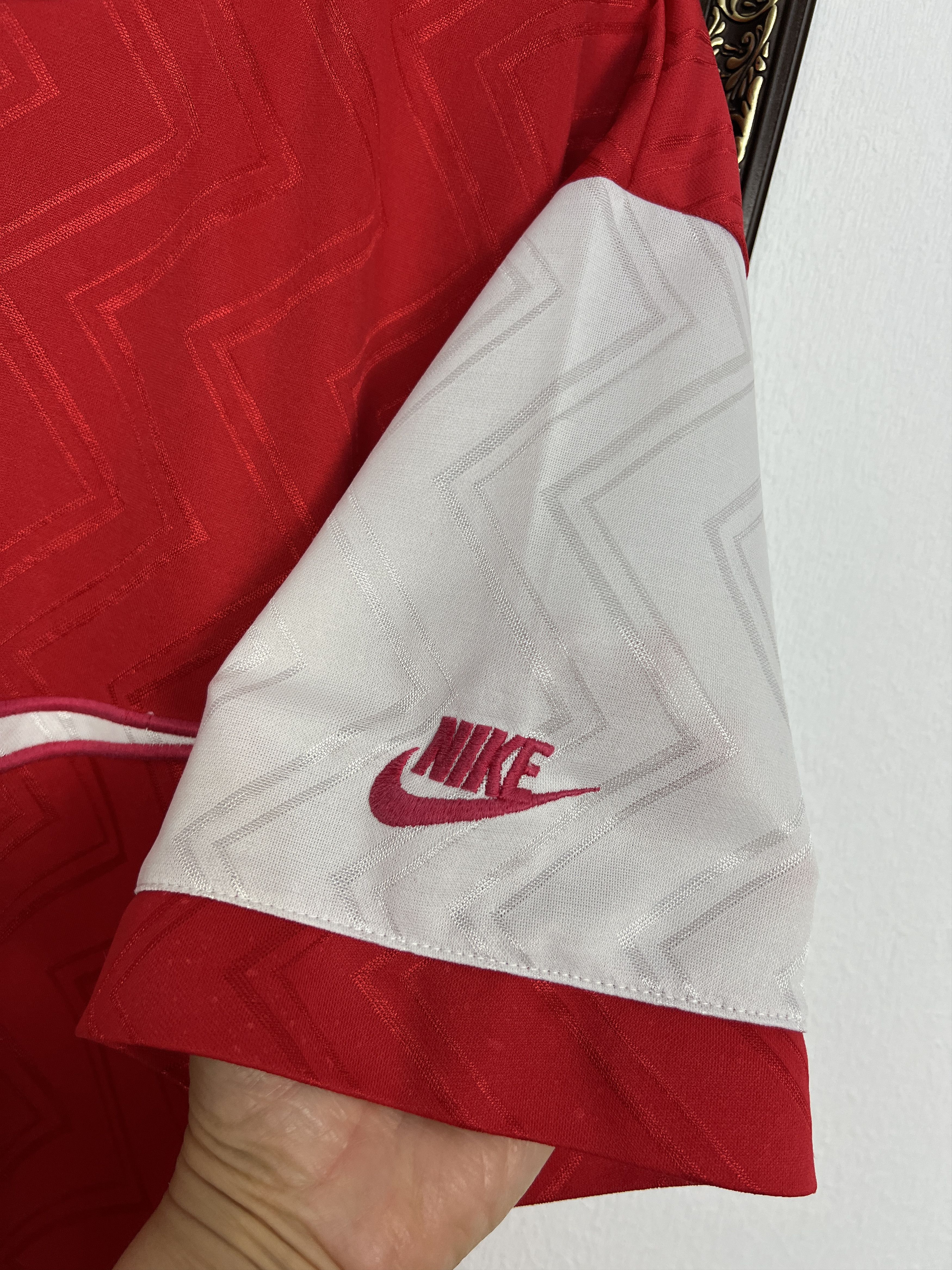Nike Arsenal Centre Logo Swoosh Football Shirt Soccer Jersey Size US XL / EU 56 / 4 - 4 Thumbnail