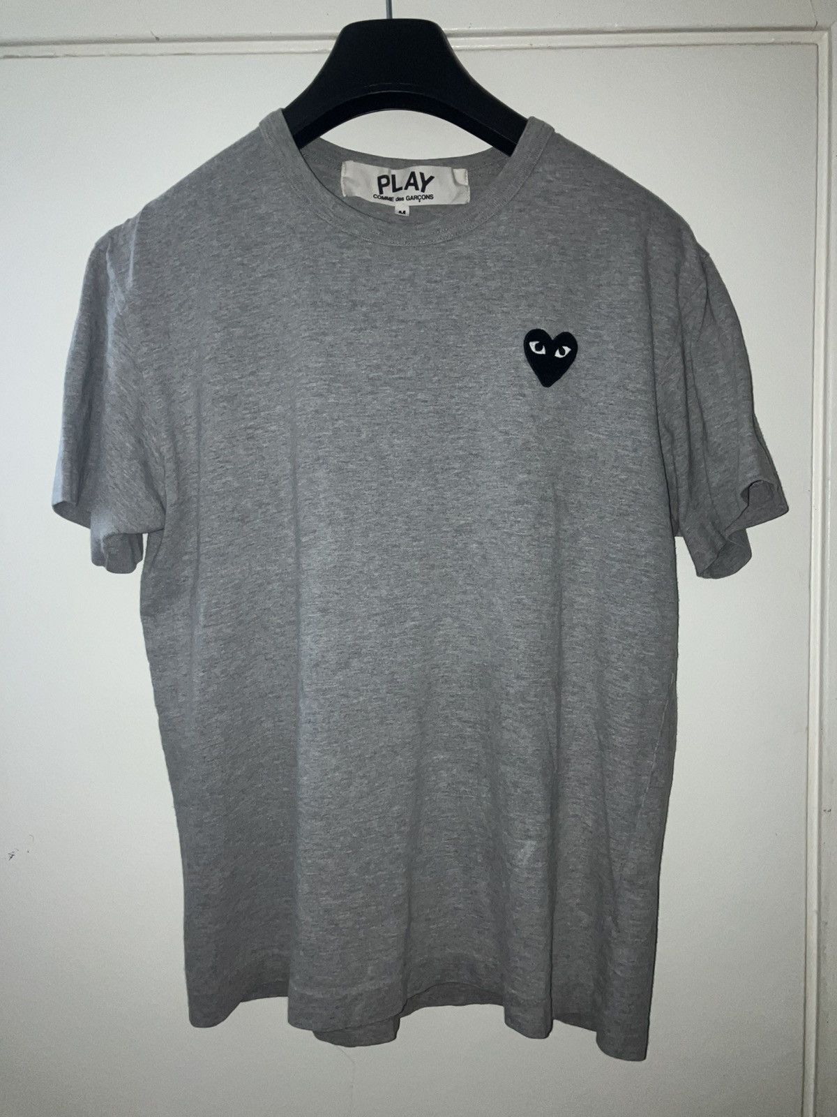 CDG by Comme des Garcons Comme de garçons PLAY Grey Tee Size US M / EU 48-50 / 2 - 1 Thumbnail