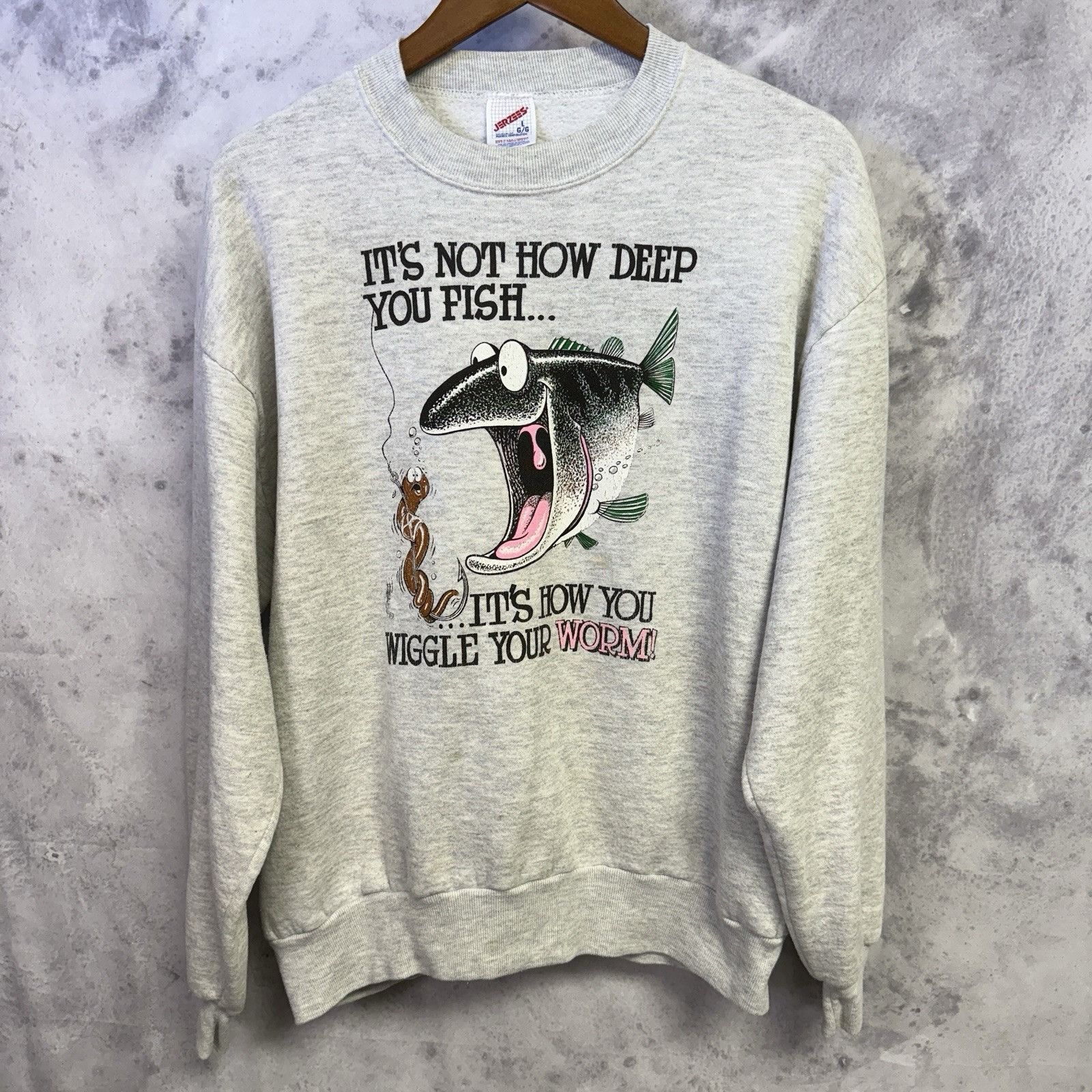 Vintage Vintage 90s Funny Parody Fishing Sweatshirt Mens Large Gray Size US L / EU 52-54 / 3 - 1 Thumbnail