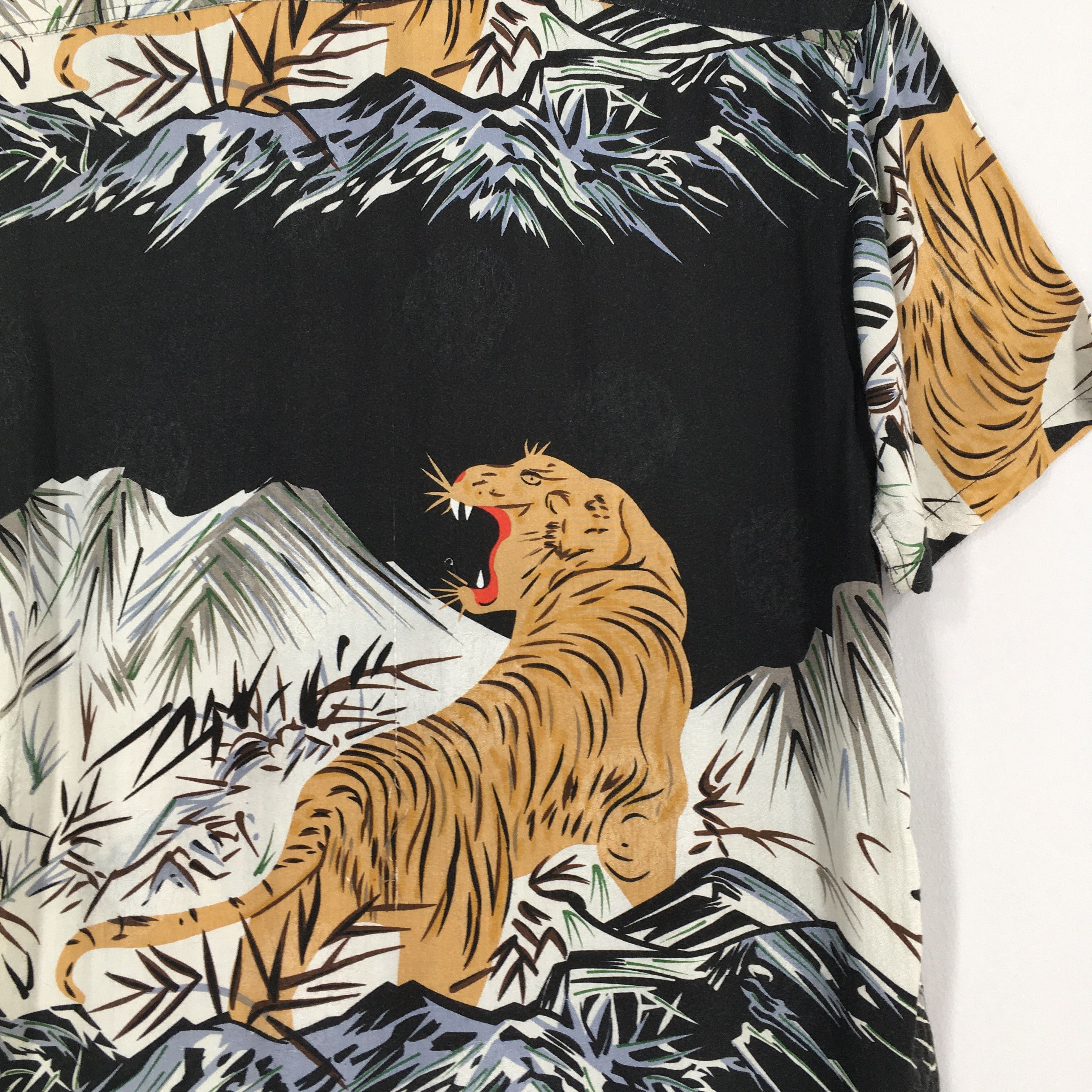 Japanese Brand 90s Houston Jungle Tiger Roar Aloha Hawaii Rayon Shirt Size US L / EU 52-54 / 3 - 8 Thumbnail