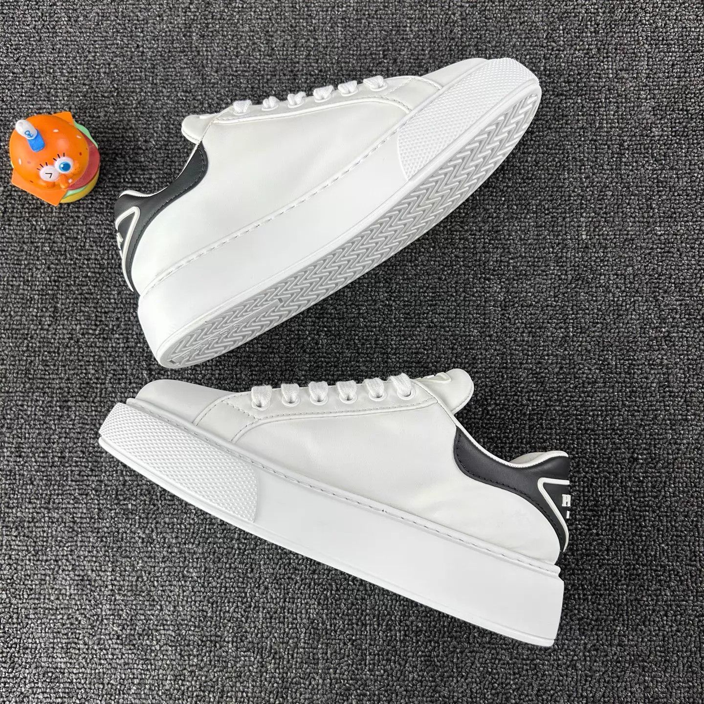 Prada Prada Women's White Logo Sneakers 35 Size US 4.5 / IT 34.5 - 3 Thumbnail