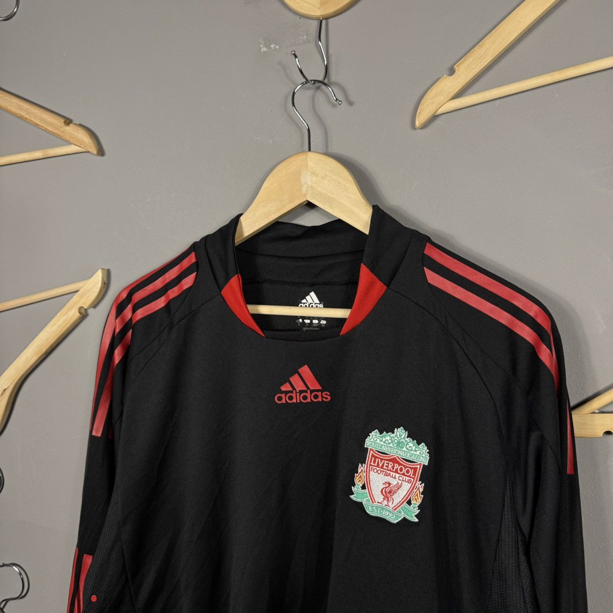 Vintage Adidas Liverpool 2008 ForMotion Goalkeeper Soccer Jersey Size US L / EU 52-54 / 3 - 5 Thumbnail