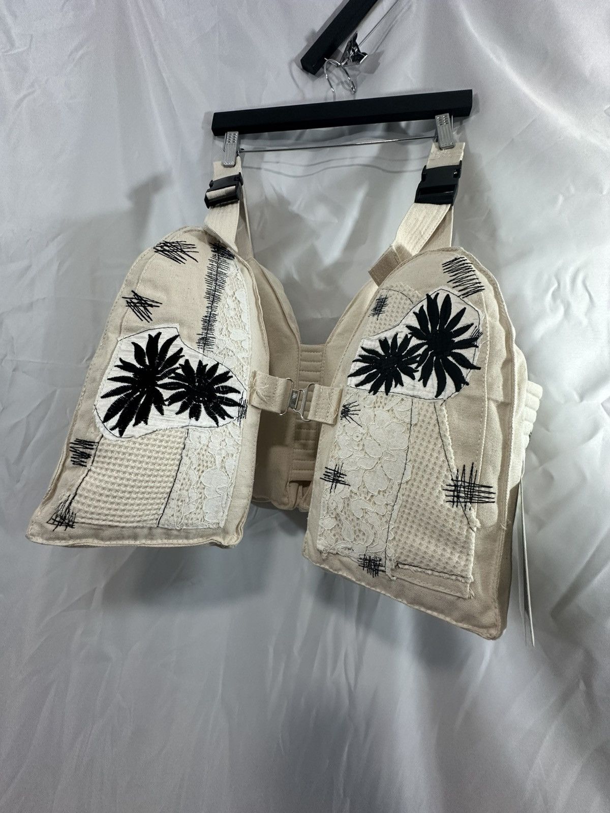 Who Decides War Who Decides War Vest Bag Size ONE SIZE - 2 Thumbnail