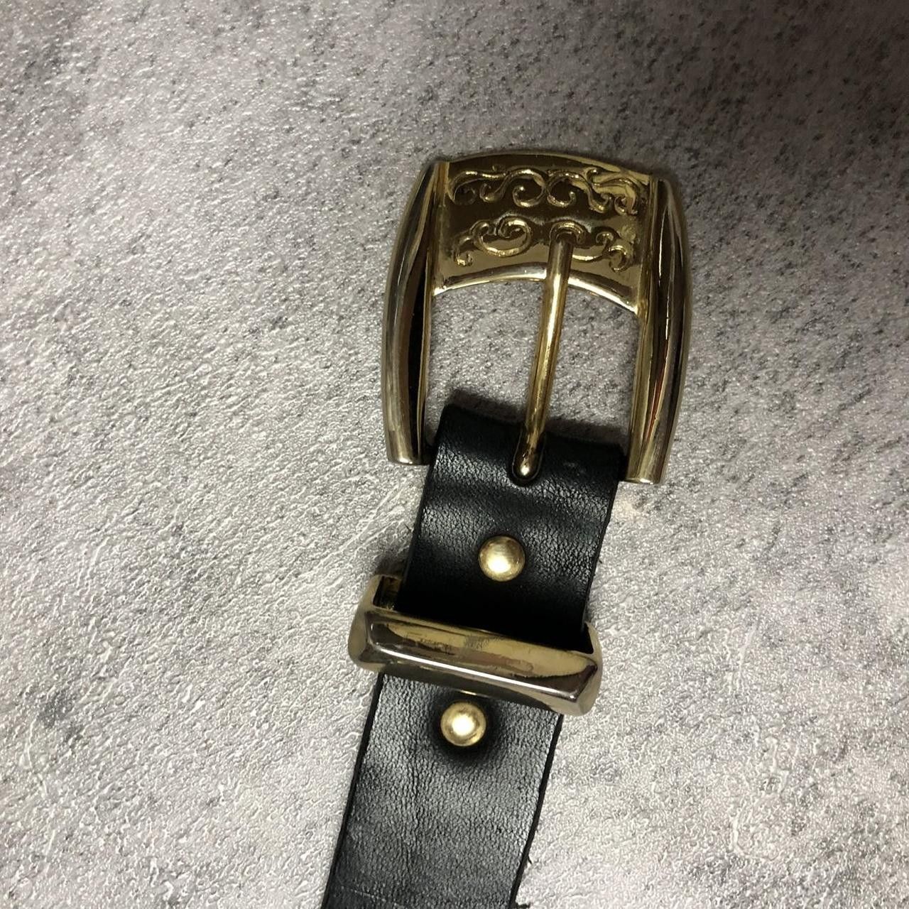 Other Black leather belt with gold buckle and lion head detail Size ONE SIZE - 4 Thumbnail