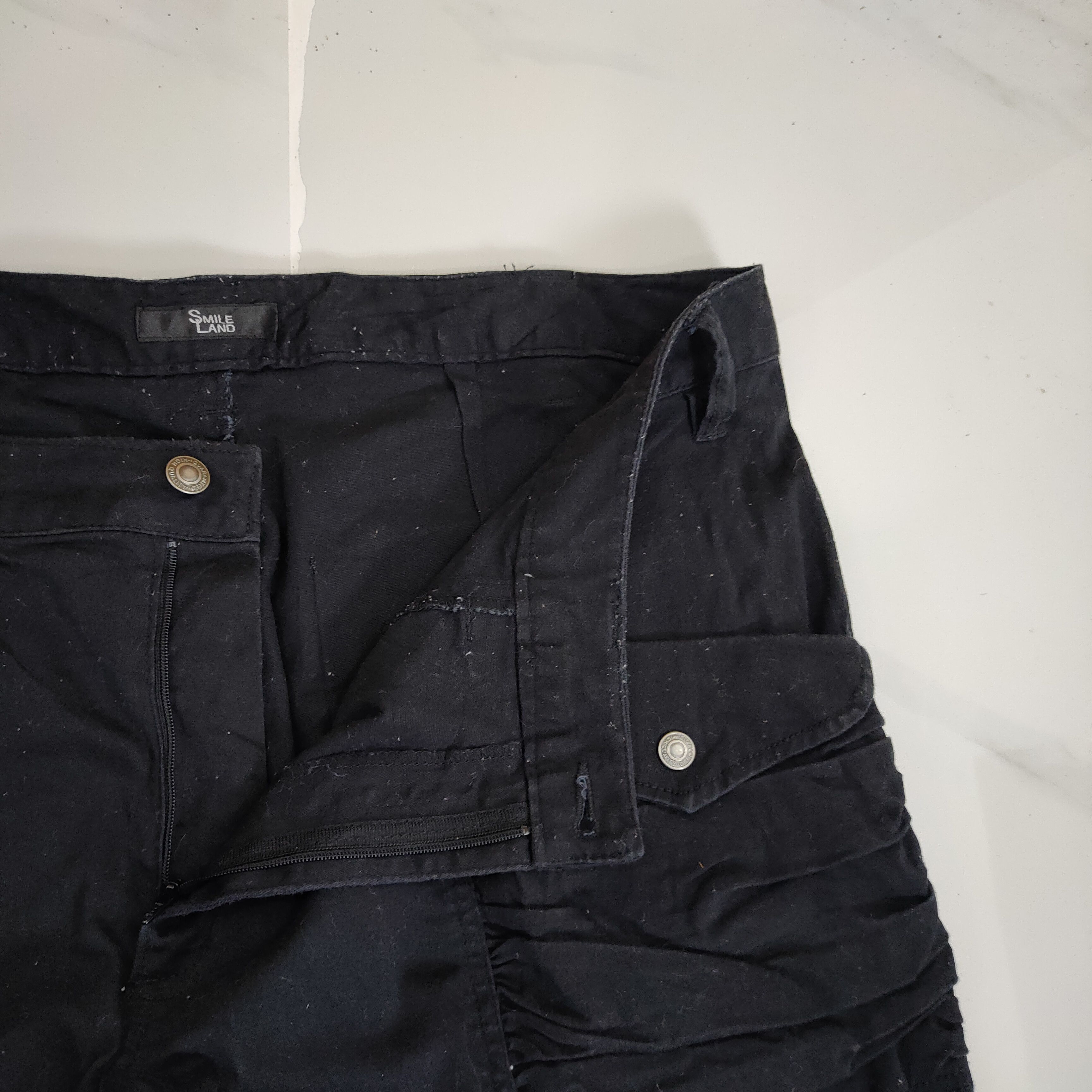 Japanese Brand SIZE 40 SMILE LAND STRETCH BLACK CARGO PANTS Size US 40 / EU 56 - 6 Thumbnail