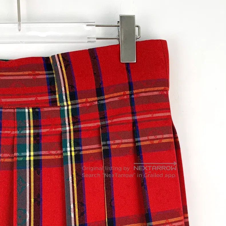 Louis Vuitton Louis Vuitton size s Red check worsted wool pleated skirt Size 24" / US 00 / IT 34 - 3 Thumbnail