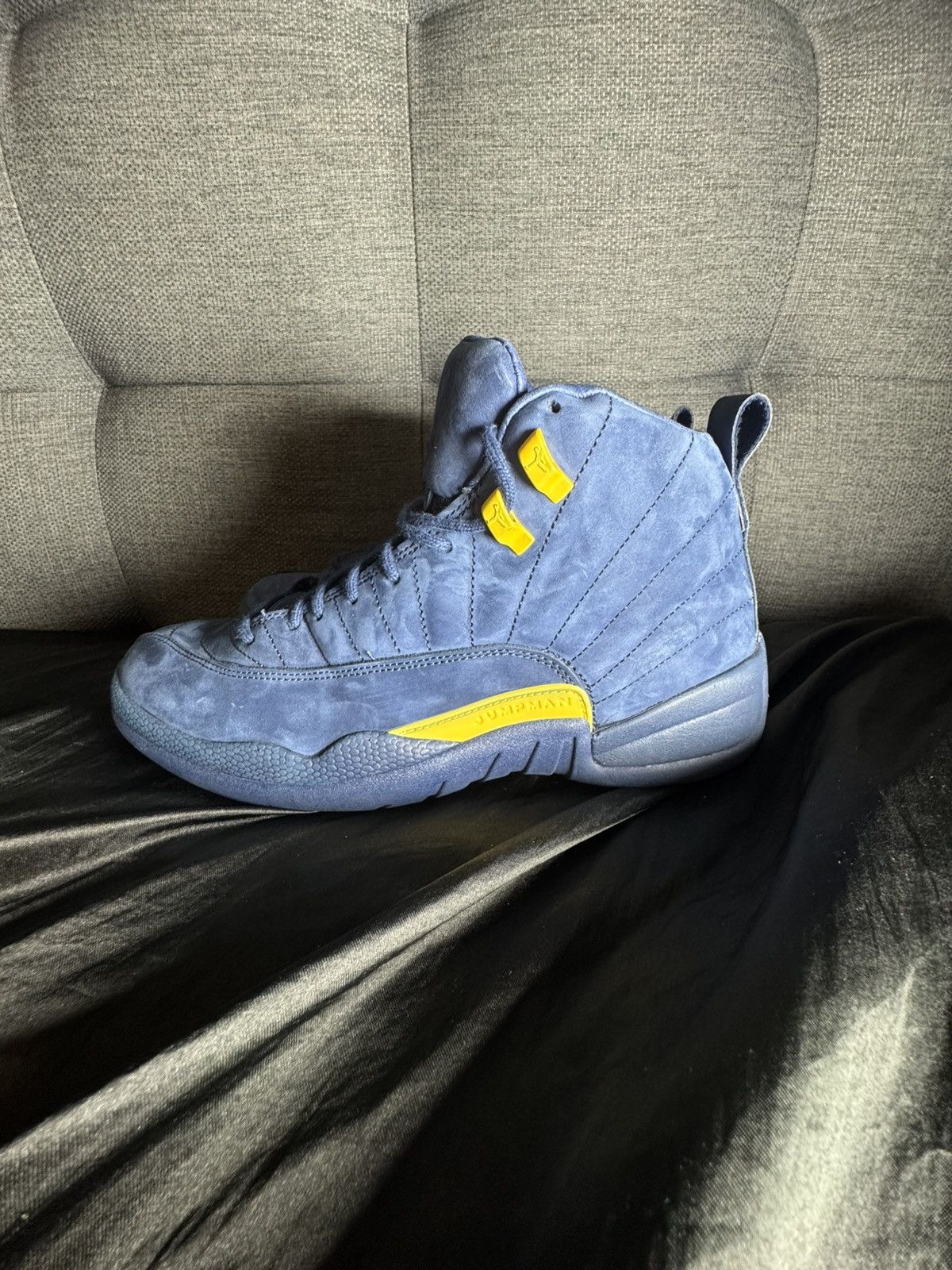 Jordan Brand Air Jordan 12 Retro Michigan Size US 10 / EU 43 - 2 Thumbnail
