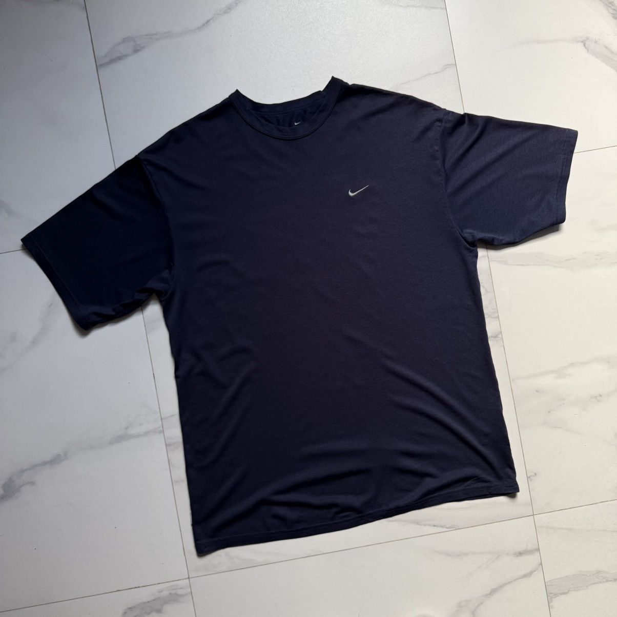 Nike Vintage Nike Tiny Swoosh T-Shirt Size US M / EU 48-50 / 2 - 3 Thumbnail