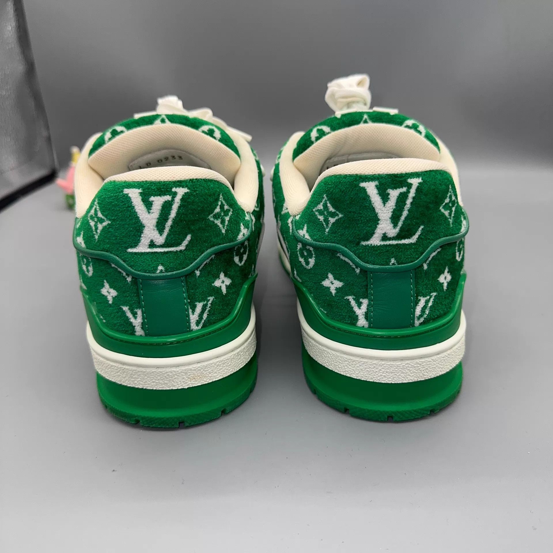 Louis Vuitton LOUIS VUITTON Trainer Green & White 41 1ABFSA Size US 8 / EU 41 - 3 Thumbnail