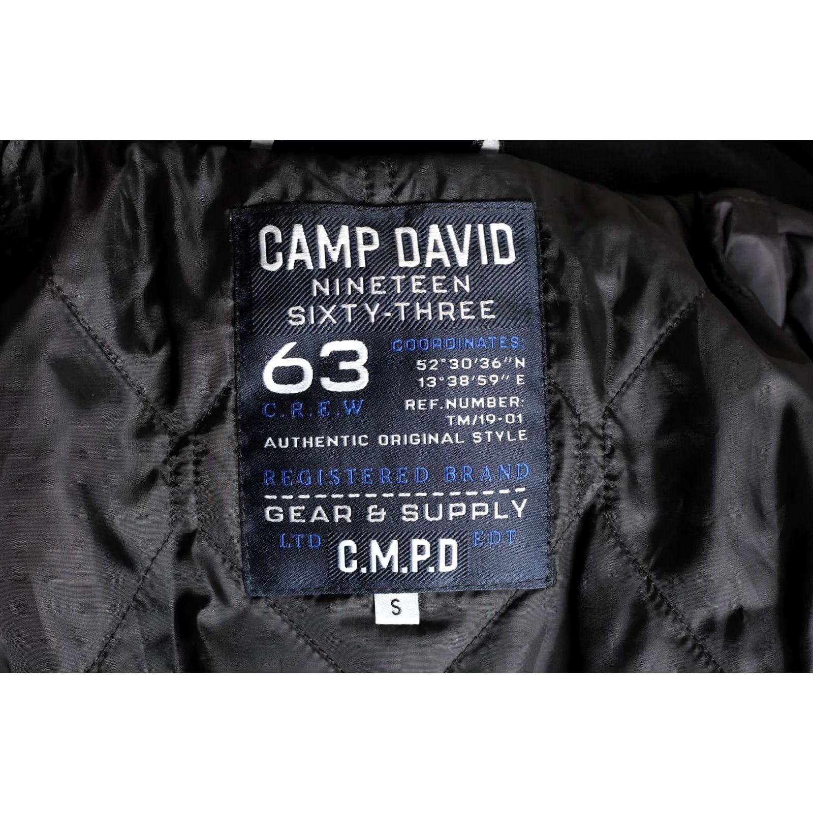 Vintage CAMP DAVID Insulated Jacket Men Size S MJ6072 - Camp David Jacket, Men, S, Black, Zip, All Seasons, Padded, Polyester, Casual, Travel, Hiking, Walking Size US S / EU 44-46 / 1 - 7 Thumbnail