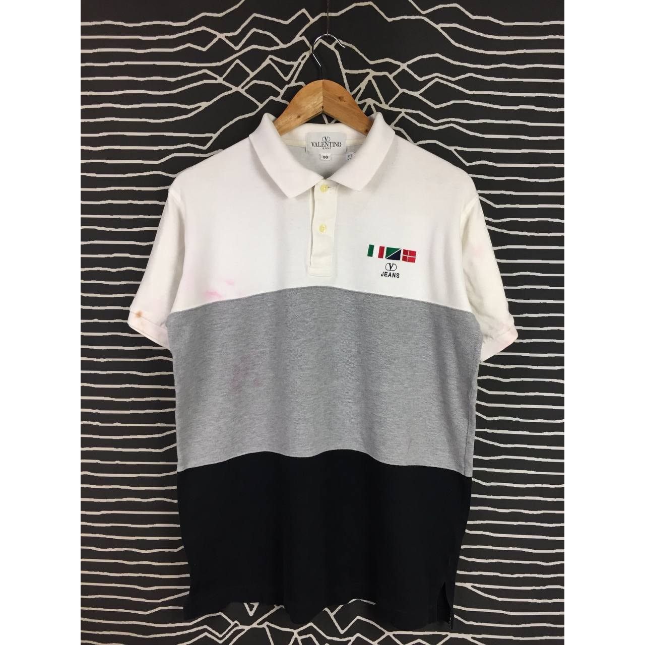 Valentino Vtg Valentino Jeans Embroidered Logo Polo Tee Size 50 Size US L / EU 52-54 / 3 - 1 Thumbnail