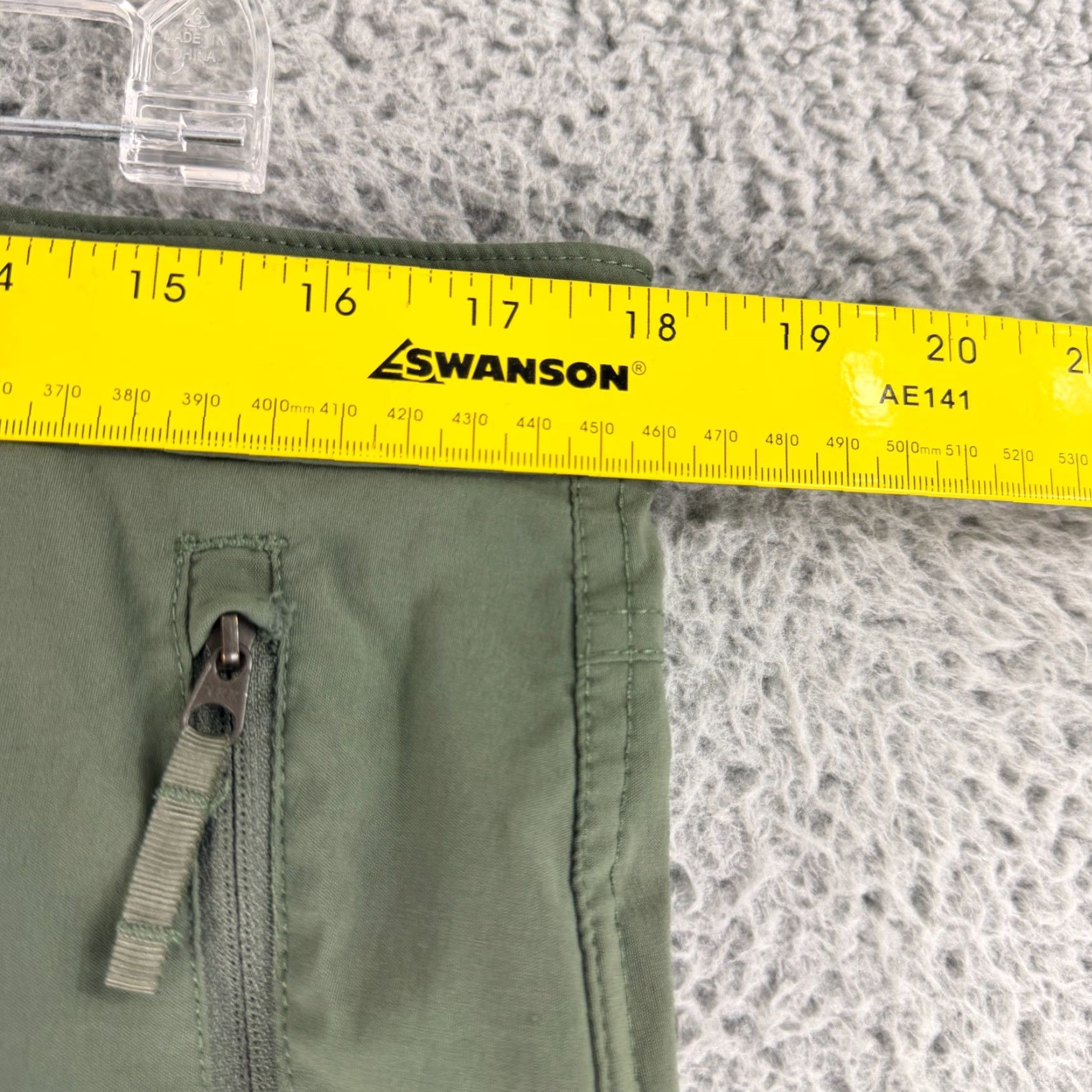 The North Face The North Face Retrac Tech Pant Mens Size 36 Green Straight Leg Lightweight Hike Pant Mens Green The North Face Retrac Tech Pant 36 Regular Inseam 30 Size US 36 / EU 52 - 6 Thumbnail