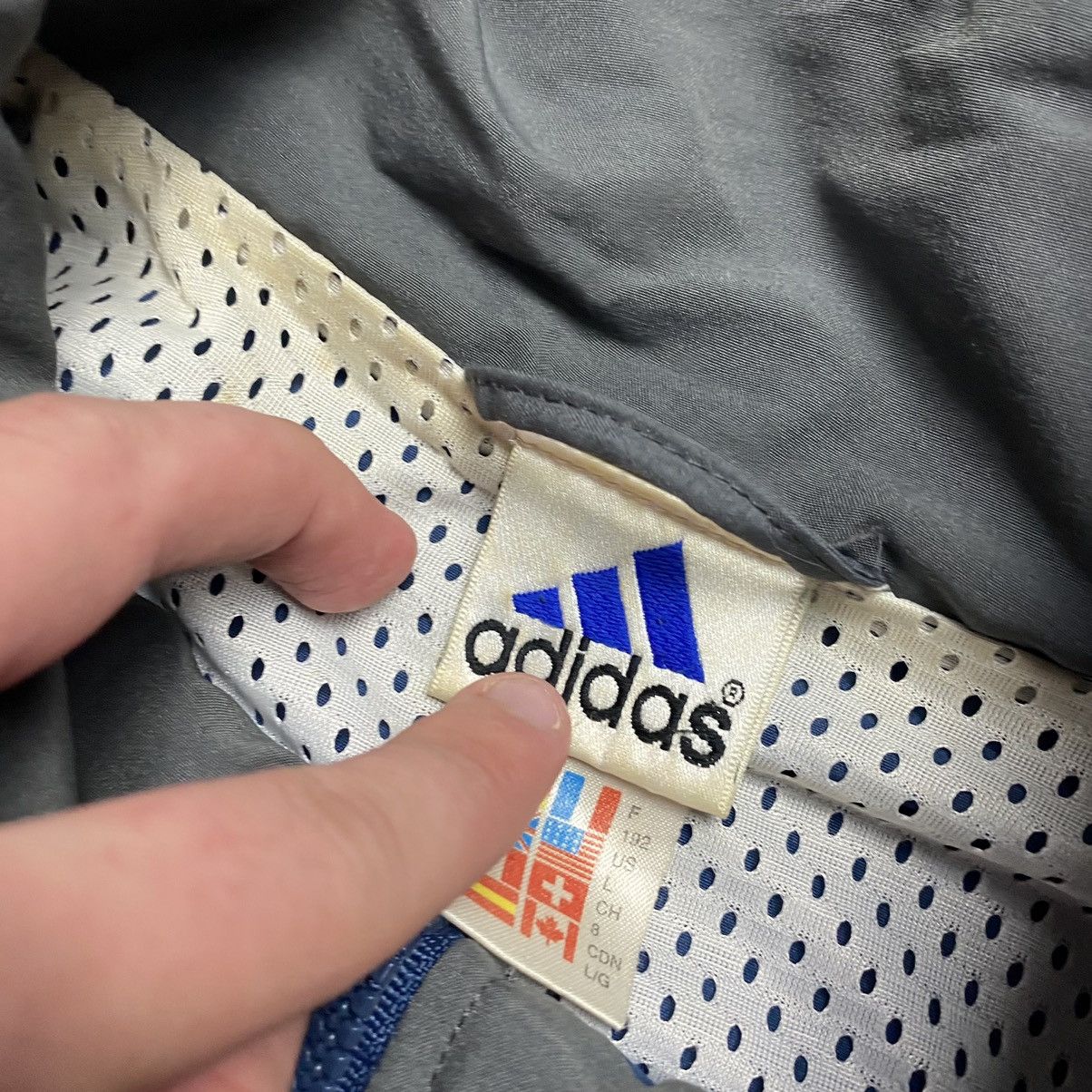 Vintage Vintage 90’s Adidas Small Logo Rare Overprinted Bomber jacke Size US L / EU 52-54 / 3 - 9 Thumbnail