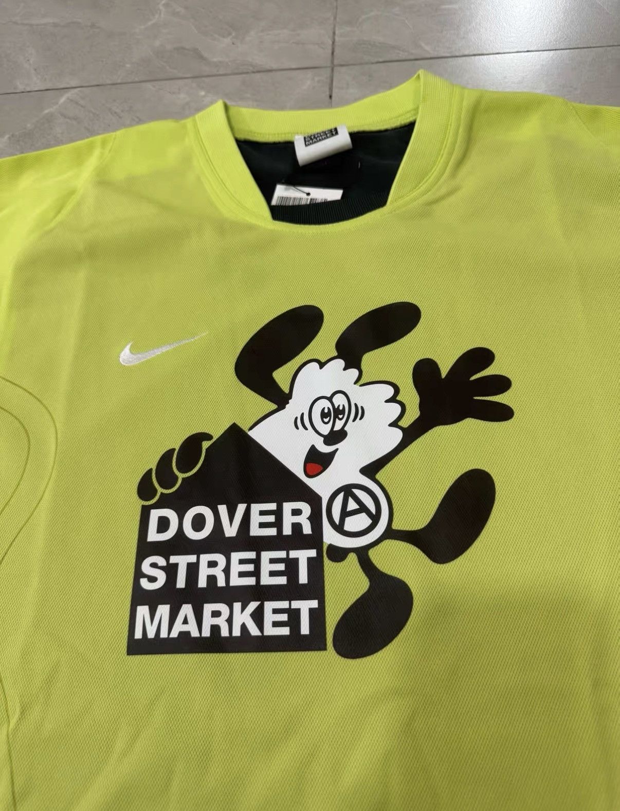 Verdy VERDY x DSM (Dover Street Market) x Nike Soccer Jersey J34 Size US XL / EU 56 / 4 - 3 Thumbnail