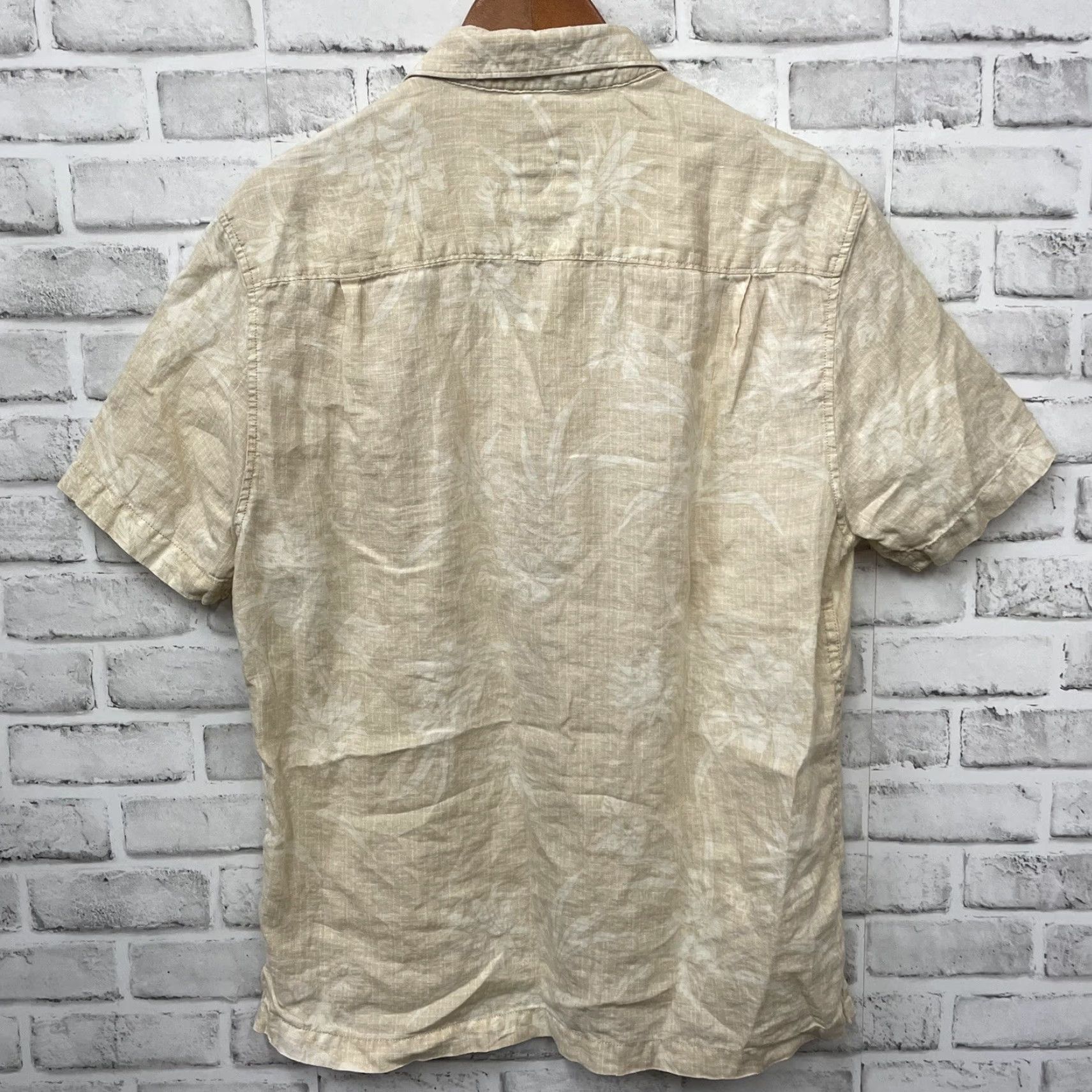 Tommy Bahama Tommy Bahama Island Modern Fit Short Sleeve Button-Down Shirt Mens M Beige Size US M / EU 48-50 / 2 - 5 Thumbnail