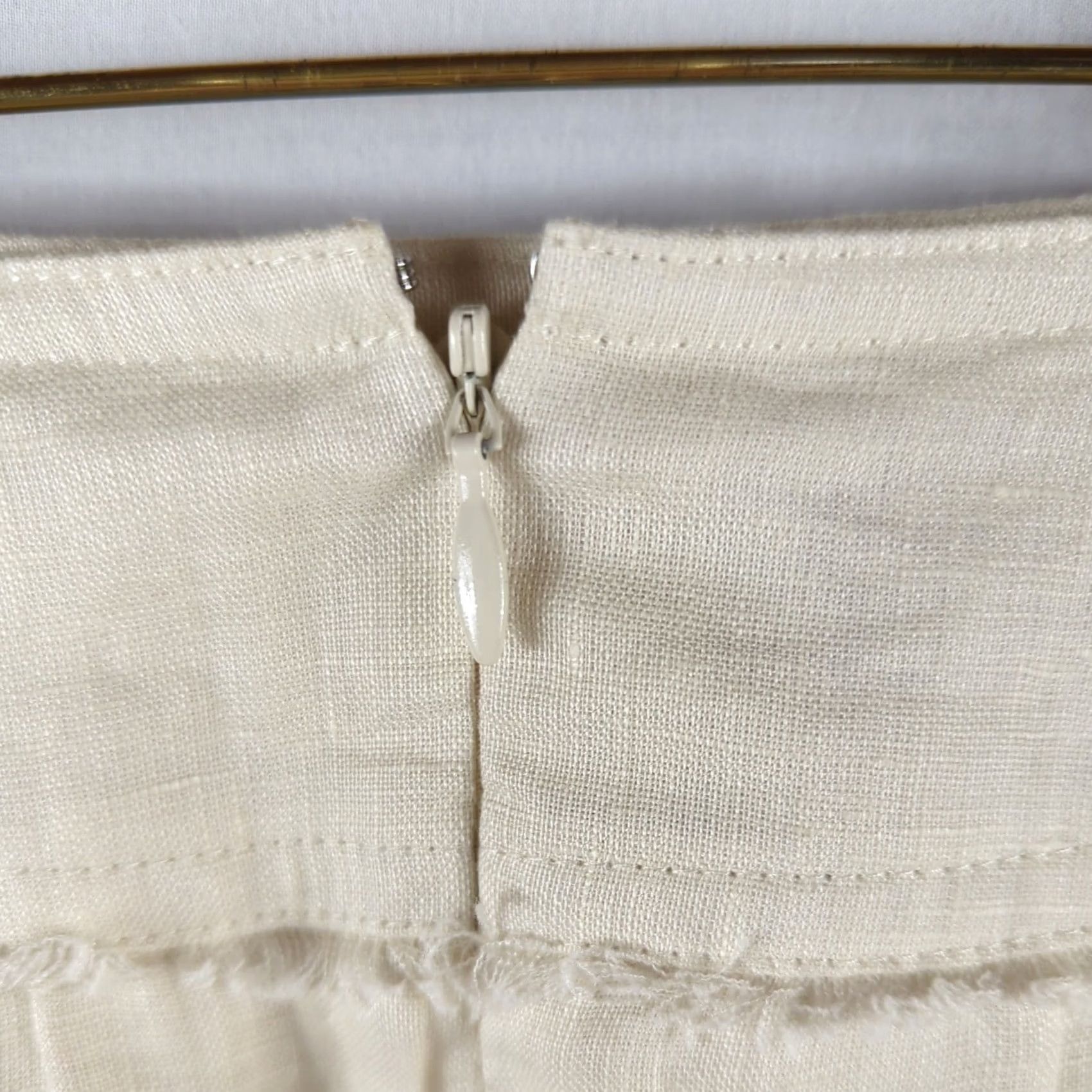 Talbots Talbots Skirt Women Size 4 Linen Beige Knee Length Pencil Lined Career Regular Pencil Skirt Mens Womens Girls? Size 27" / US 4 / IT 40 - 4 Thumbnail