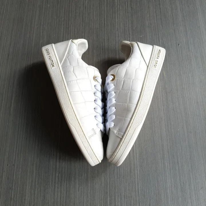 Louis Vuitton Louis Vuitton White Sneakers for Casual Elegance -2508 Size US 5.5 / EU 38 - 6 Thumbnail