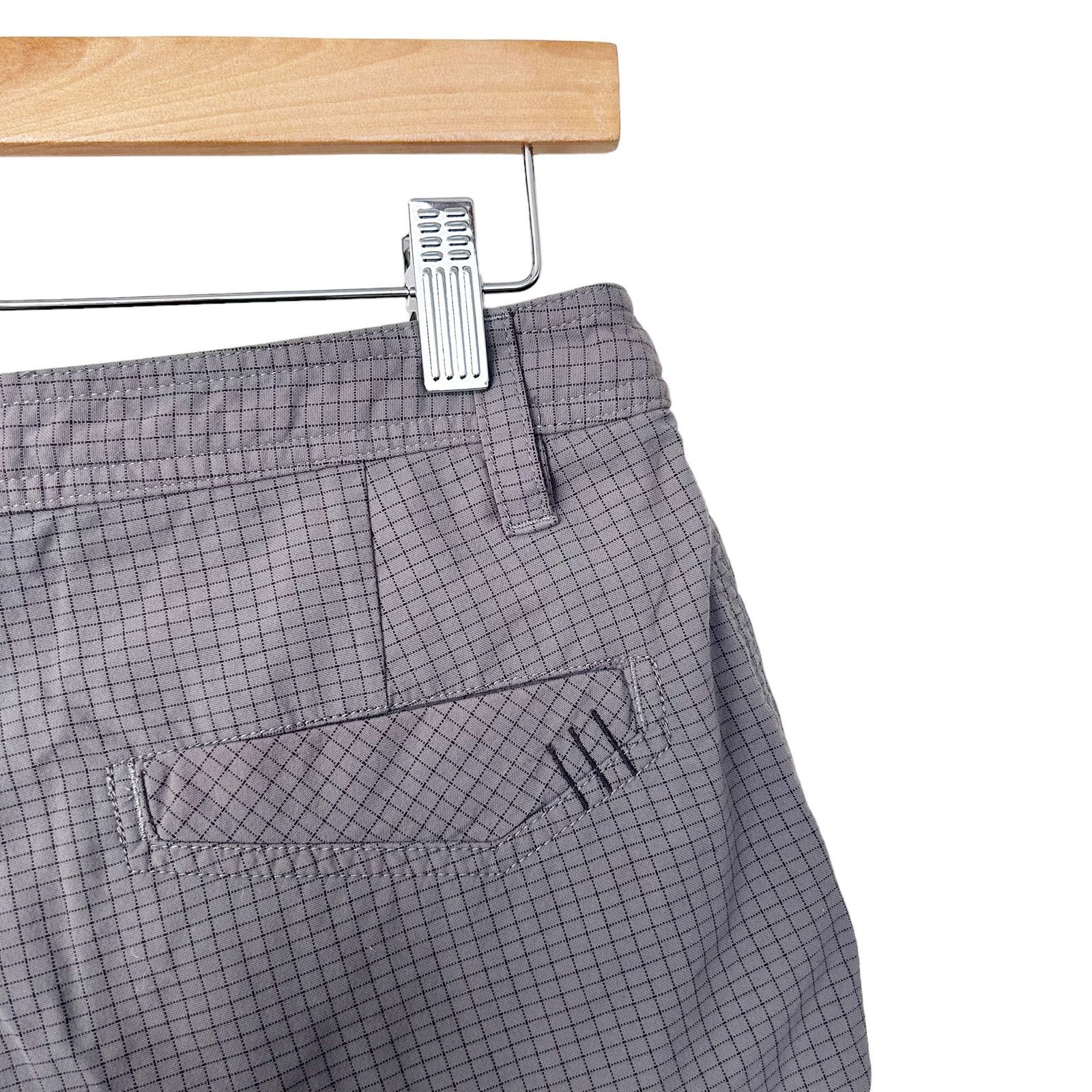 Lululemon Lululemon Gray Plaid Flat Front Shorts Sz 30 Size US 30 / EU 46 - 3 Thumbnail