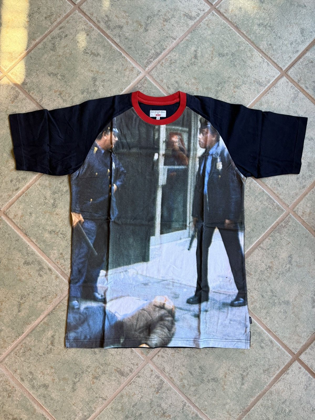 Supreme 2006 Supreme Charlie Ahearn Police Brutality Photo Tshirt Size US M / EU 48-50 / 2 - 1 Thumbnail