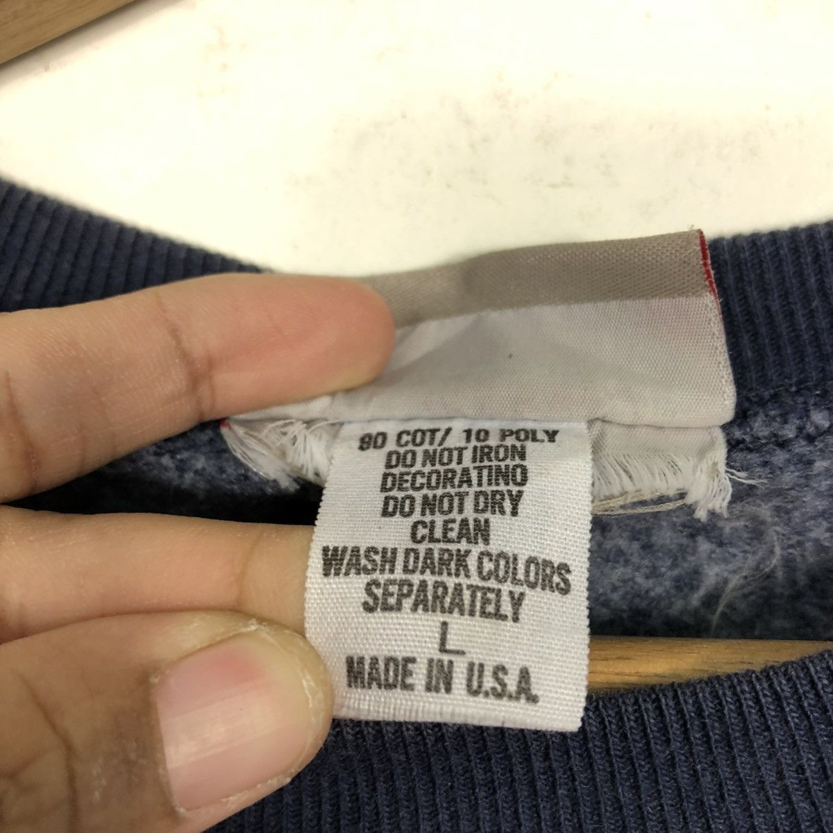 Japanese Brand 🔥VINTAGE SWEATSHIRT CRU MADE IN USA CENTRE LOGO Size US L / EU 52-54 / 3 - 16 Thumbnail