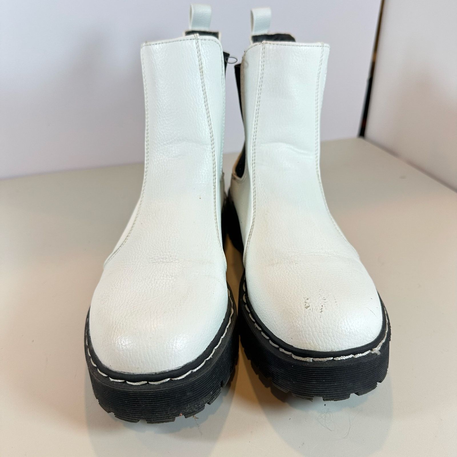 Other Sincerely Jules White Chunky PullOn Chelsea Hippie Boots 7.5 Size US 7.5 / IT 37.5 - 6 Thumbnail