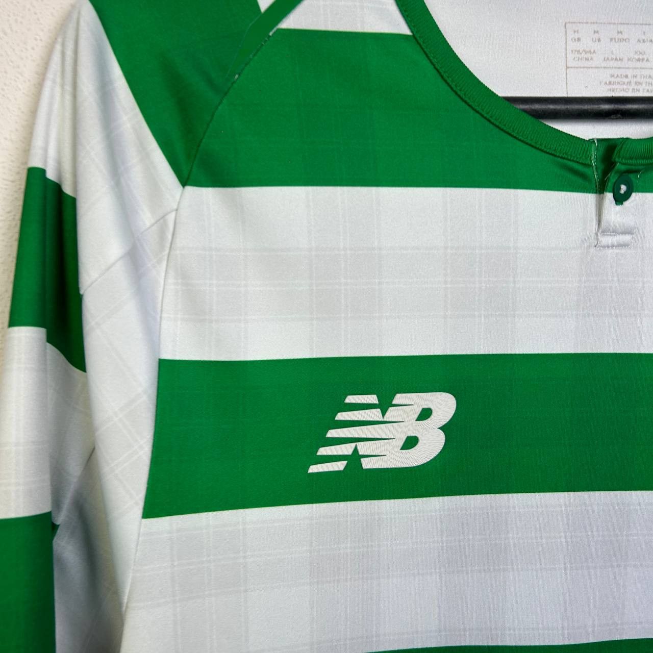 New Balance Mens New Balance FC Celtic 2020 home soccer jersey Size US M / EU 48-50 / 2 - 3 Thumbnail