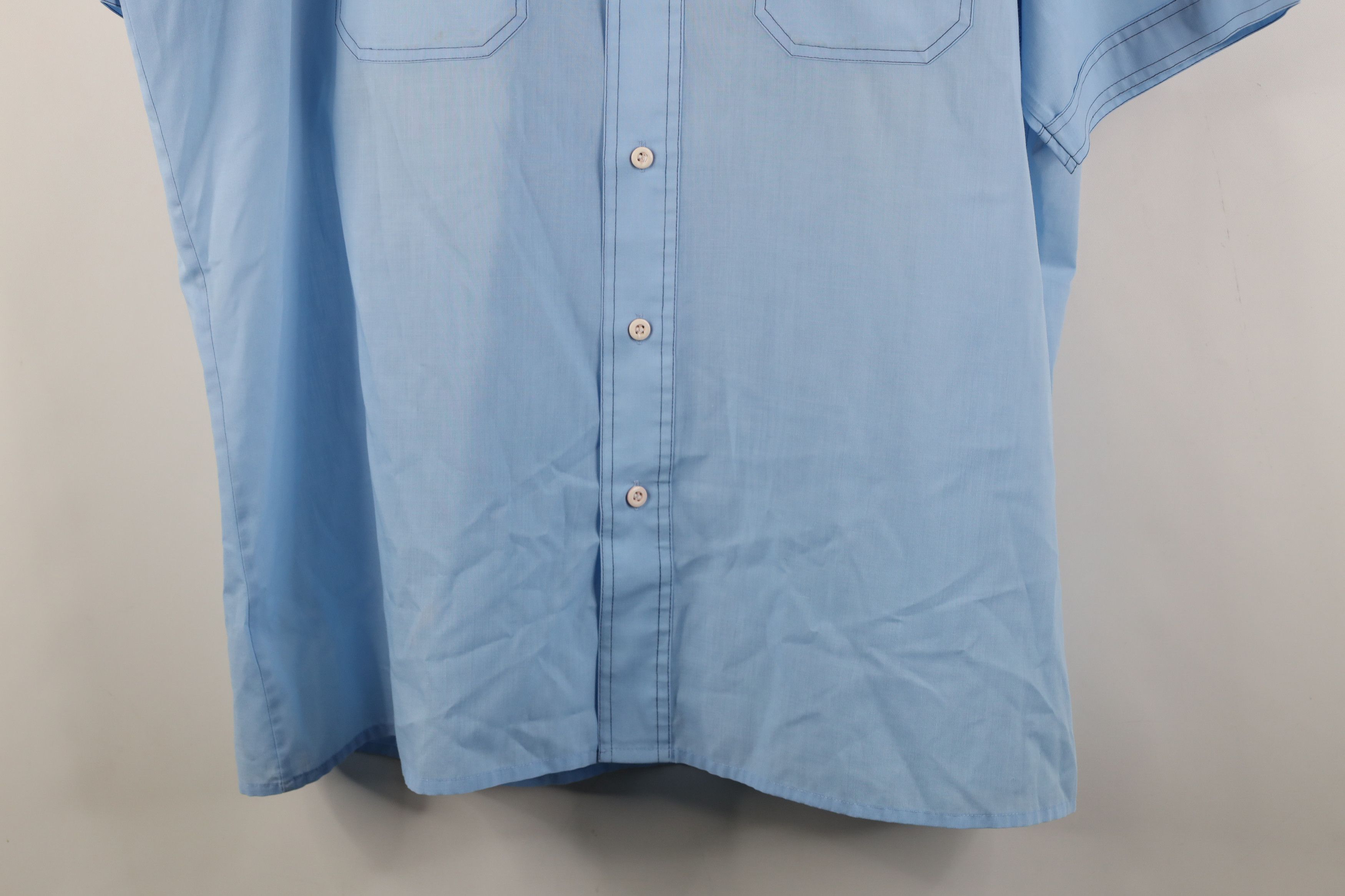 Vintage Vintage 70s Streetwear Short Sleeve Dagger Button Shirt Size US L / EU 52-54 / 3 - 3 Thumbnail