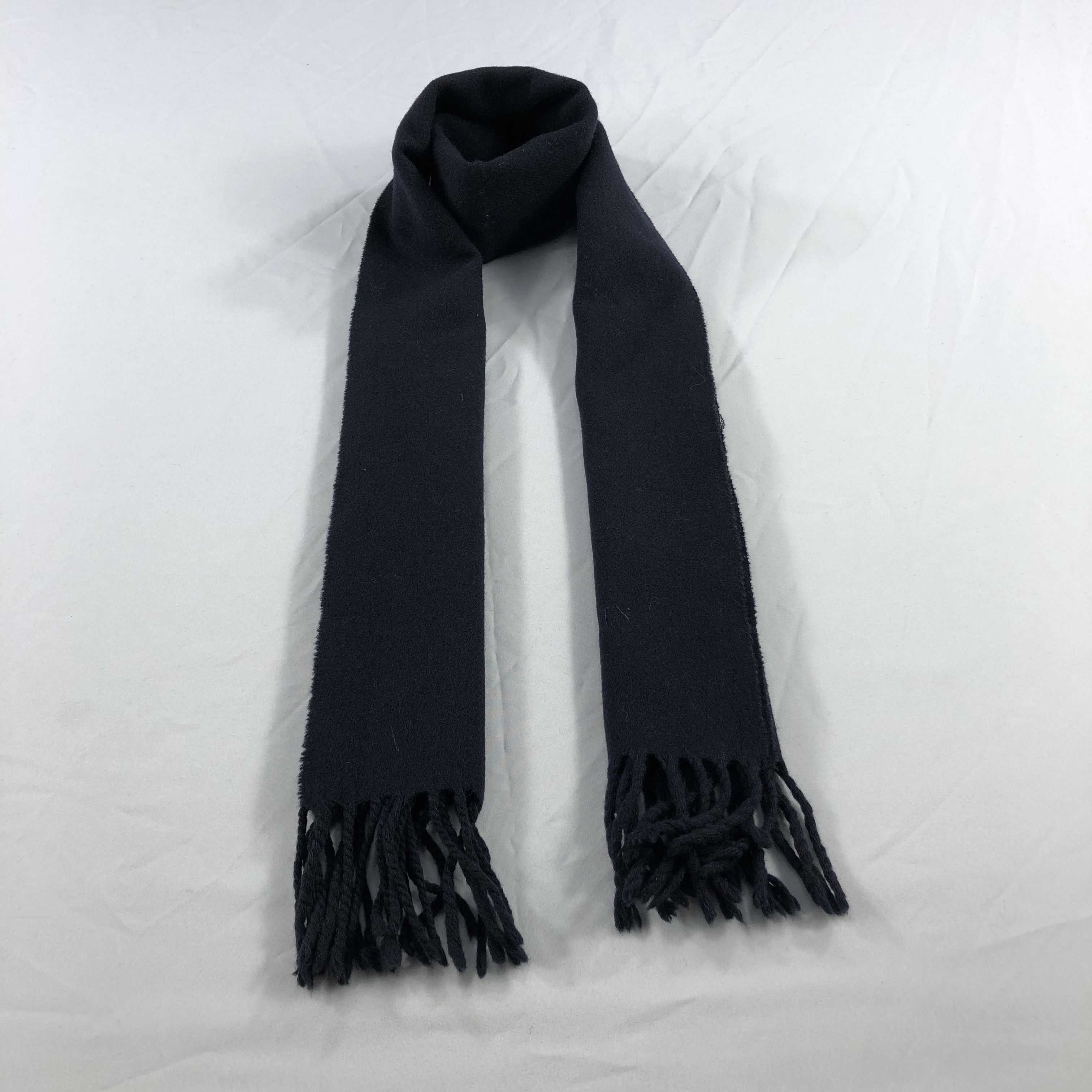 Pierre Balmain Pierre Balmain Plain Navy Wool Scarf Muffler V1002 Size ONE SIZE - 1 Thumbnail