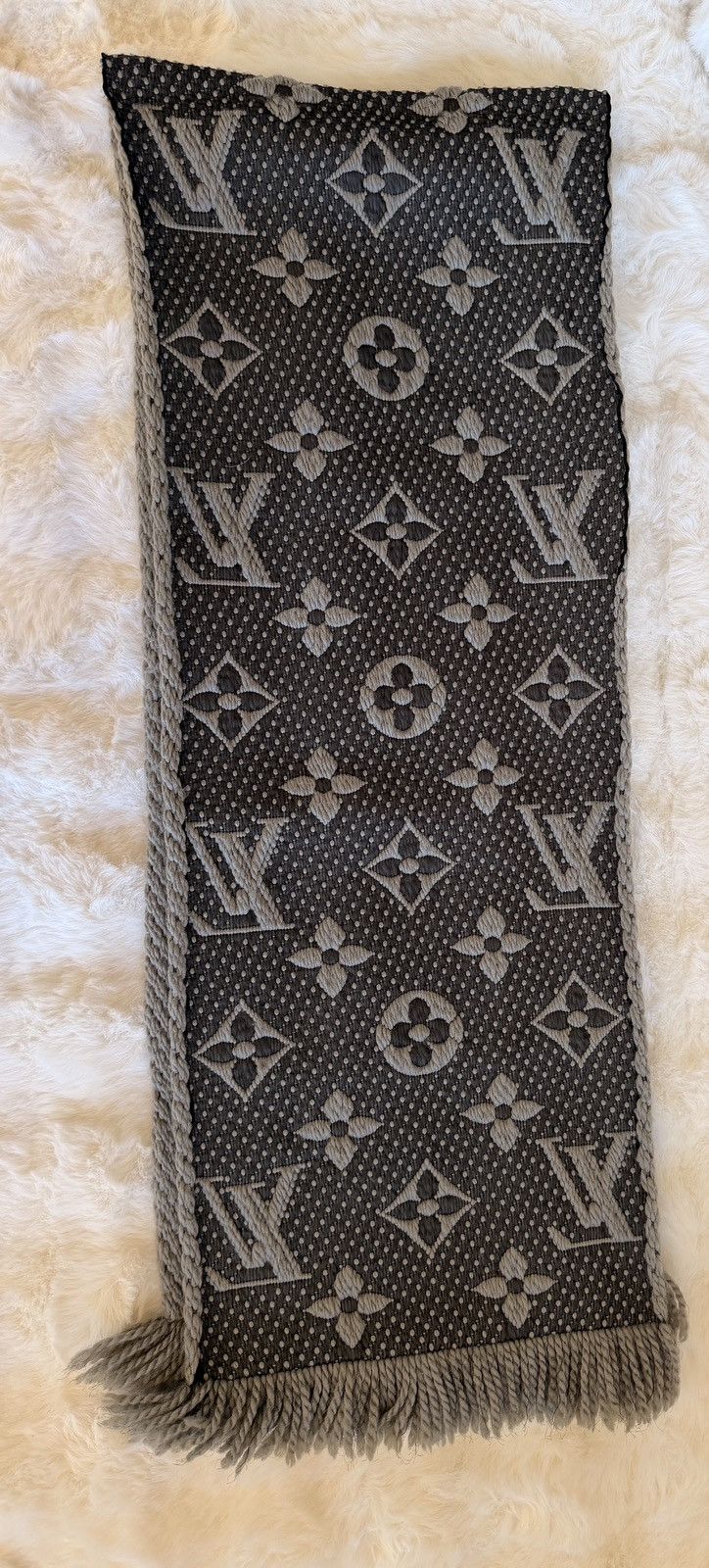 Louis Vuitton Louis Vuitton Logomania Monogram Wool Silk Scarf Reversible Size ONE SIZE - 5 Thumbnail