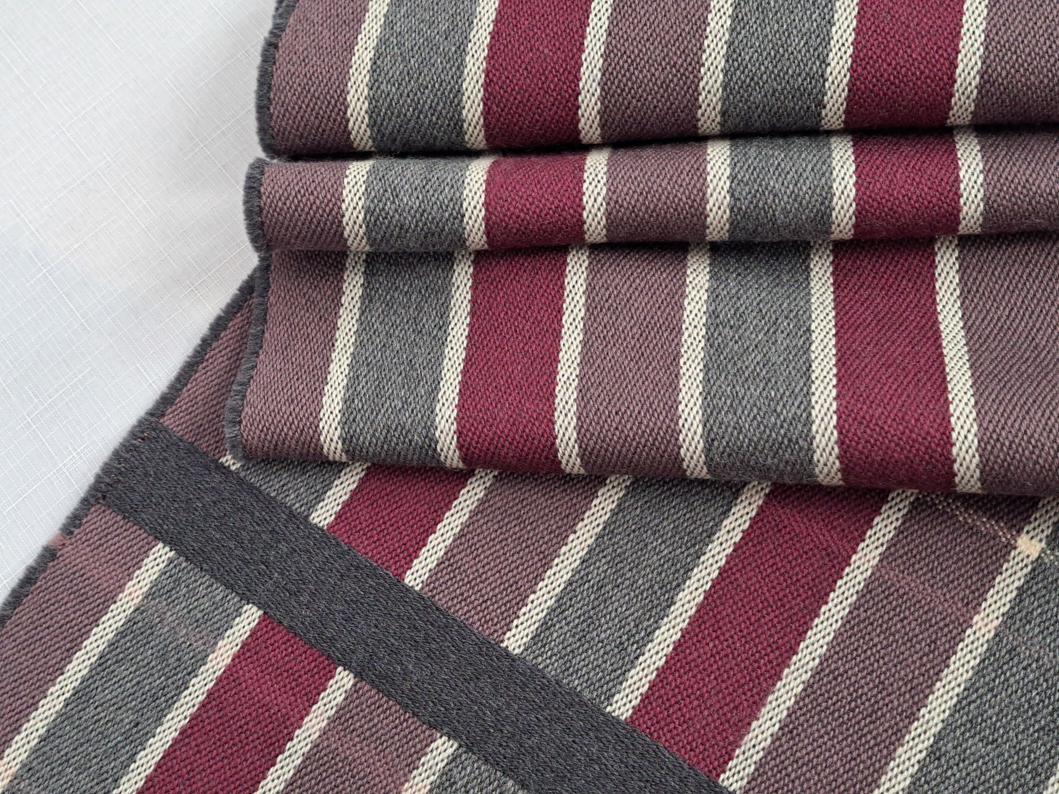 Johnstons Of Elgin Johnstons Of Elgin merino wool scarf. Made in Scotland Size ONE SIZE - 7 Thumbnail