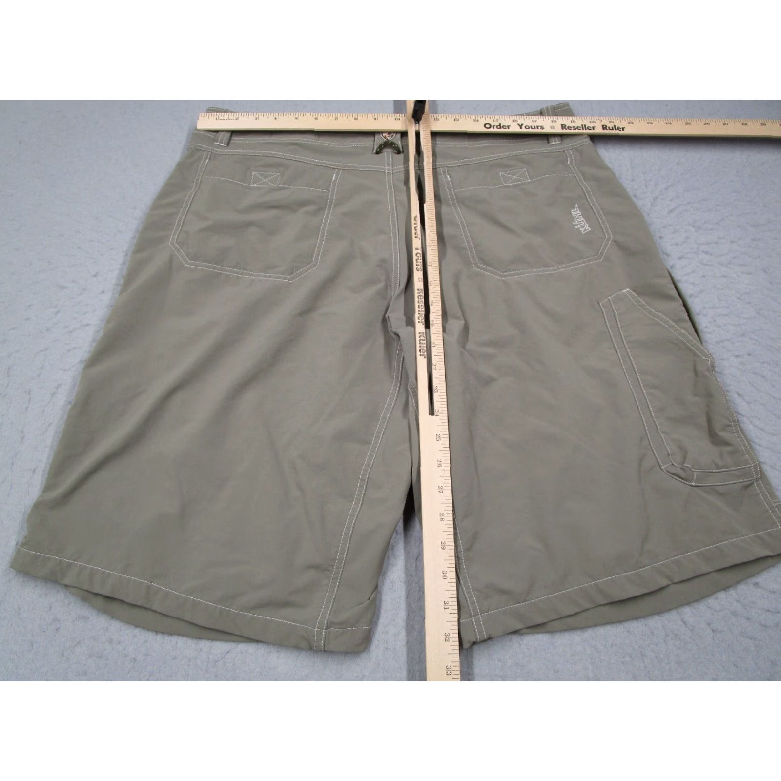 Vintage KUHL Men's Cargo Shorts 40 Green Utility Outdoor Hiking 12" Modern Classic Size US 40 / EU 56 - 6 Thumbnail