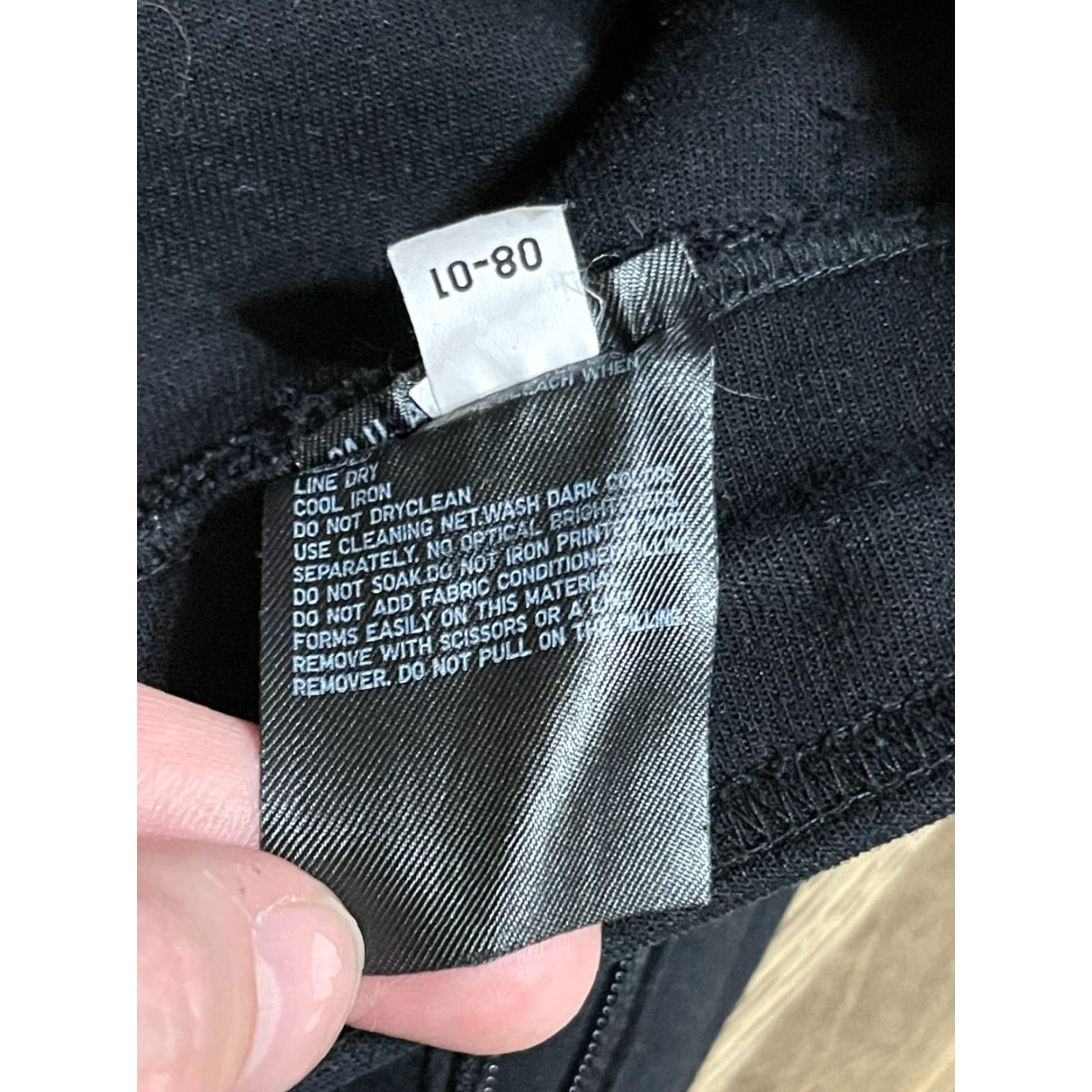 Uniqlo Uniqlo Sweatpants Black Women's Size Small Tie Waist Casual Pants Regular Inseam 27.5 in Tapered Size 28" / US 6 / IT 42 - 6 Thumbnail