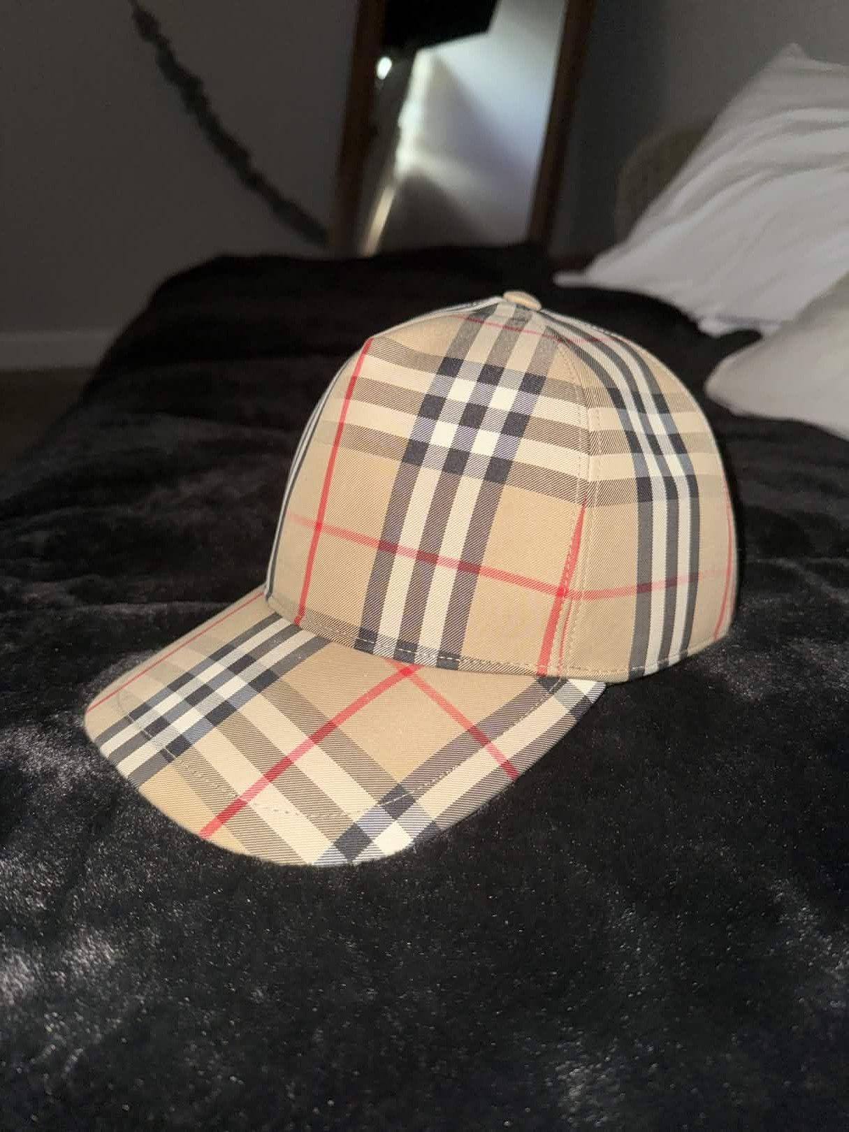 Burberry Burberry Check Hat Size ONE SIZE - 1 Thumbnail