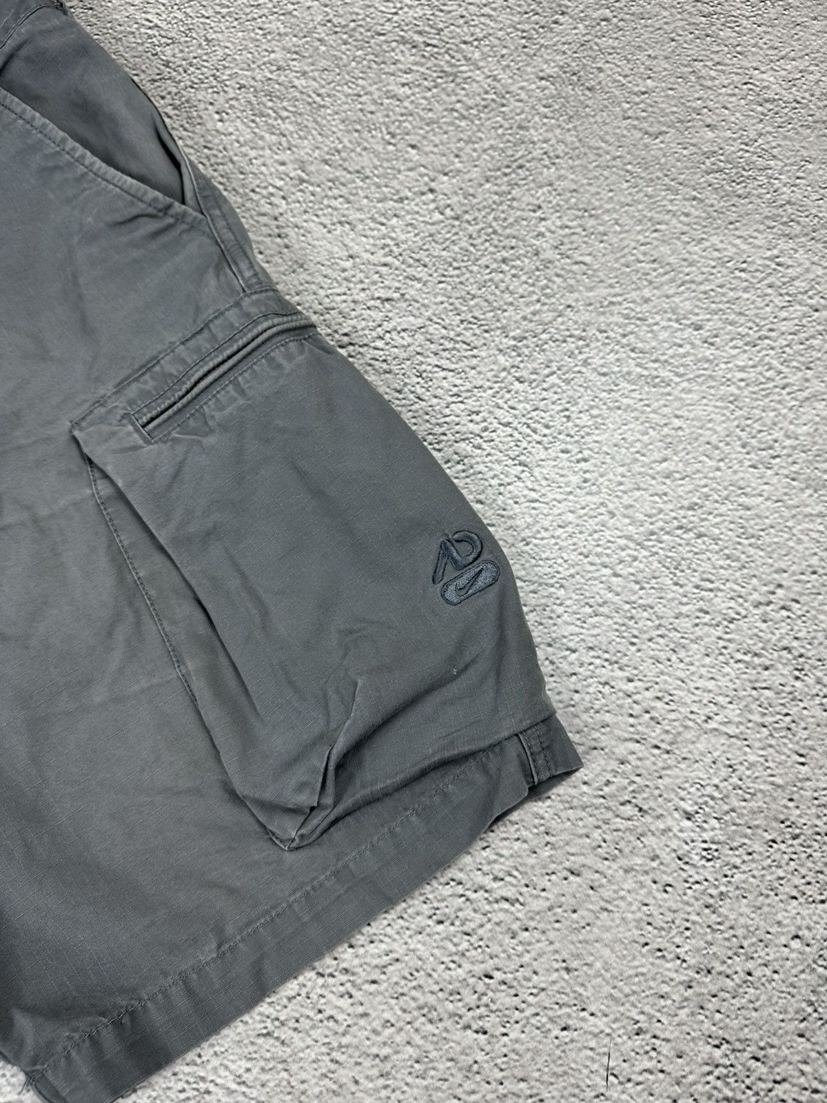 Nike Vintage Nike Cargo Faded Shorts Baggy Ripstop Y2K Size US 30 / EU 46 - 5 Thumbnail