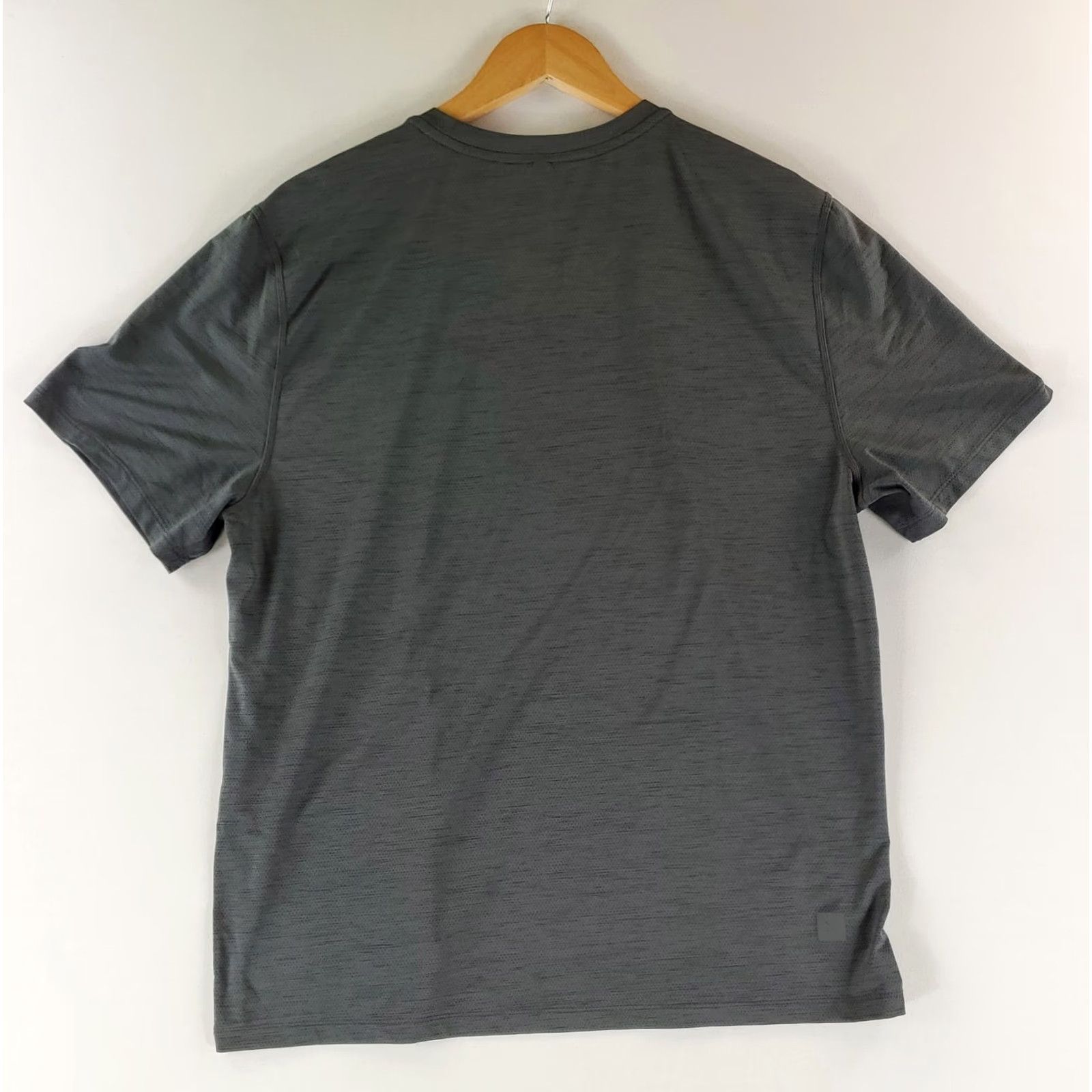 Ten Thousand Ten Thousand Shirt Athletic Pullover Performance Gray Shirt Sleeve Mens XL Size US XL / EU 56 / 4 - 3 Thumbnail